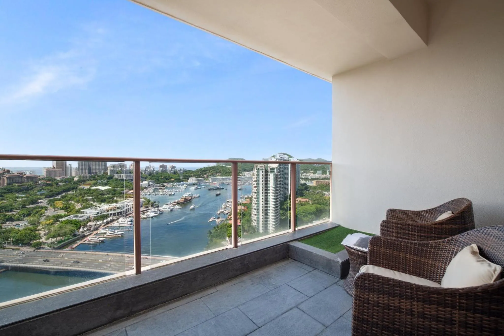 Photo of the whole room in Crowne Plaza Sanya City Center by IHG