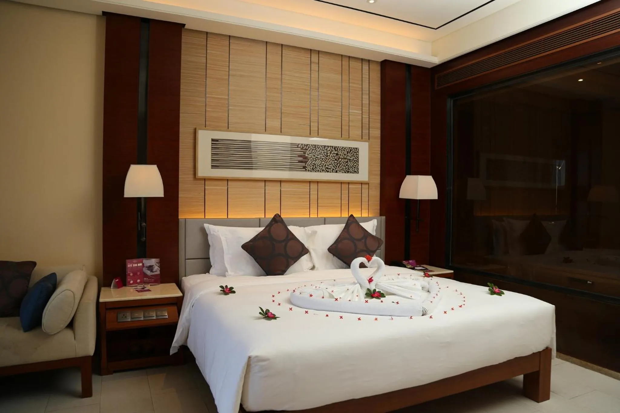 Photo of the whole room, Bed in Crowne Plaza Sanya City Center by IHG
