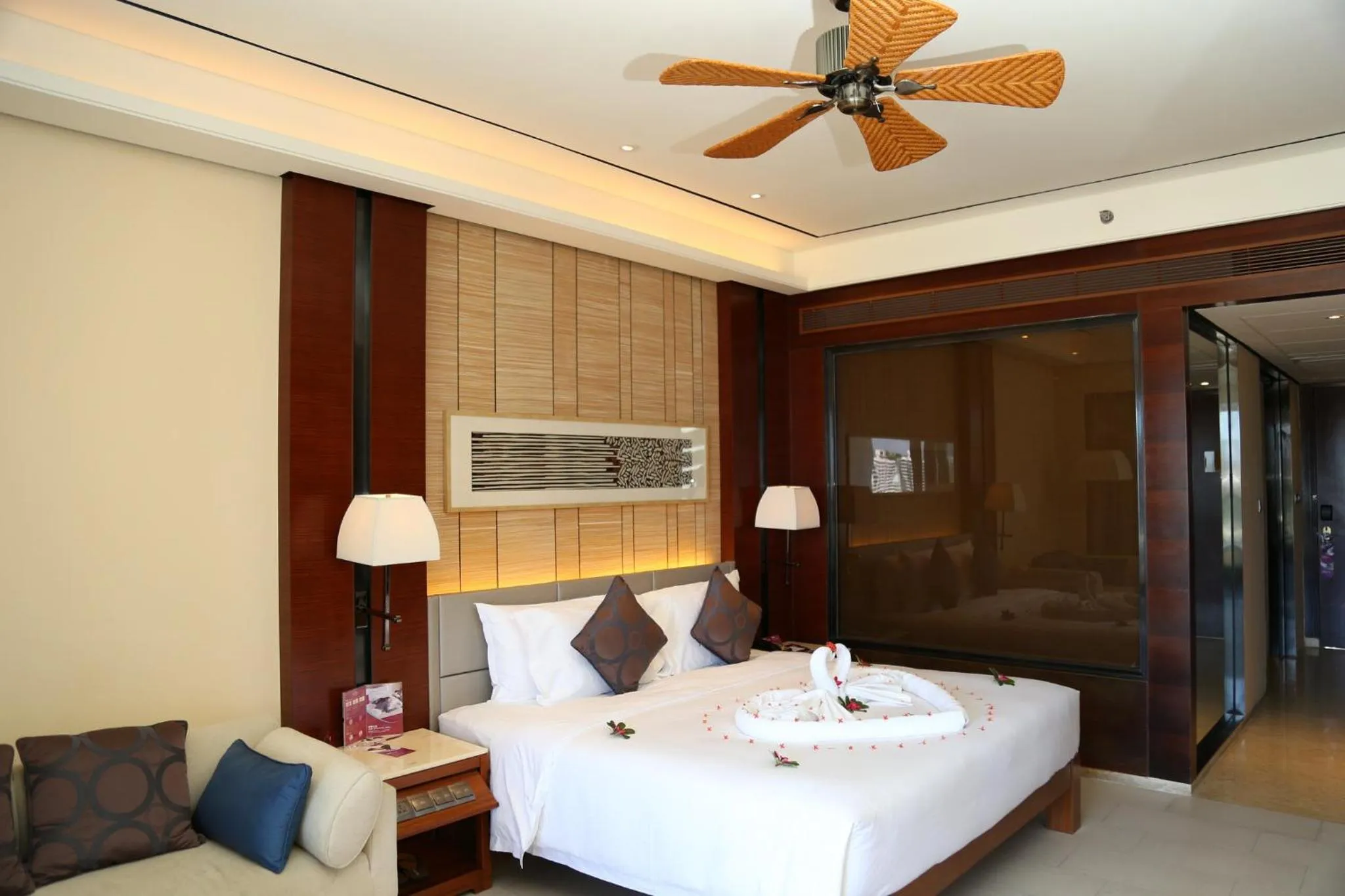 Photo of the whole room, Bed in Crowne Plaza Sanya City Center by IHG