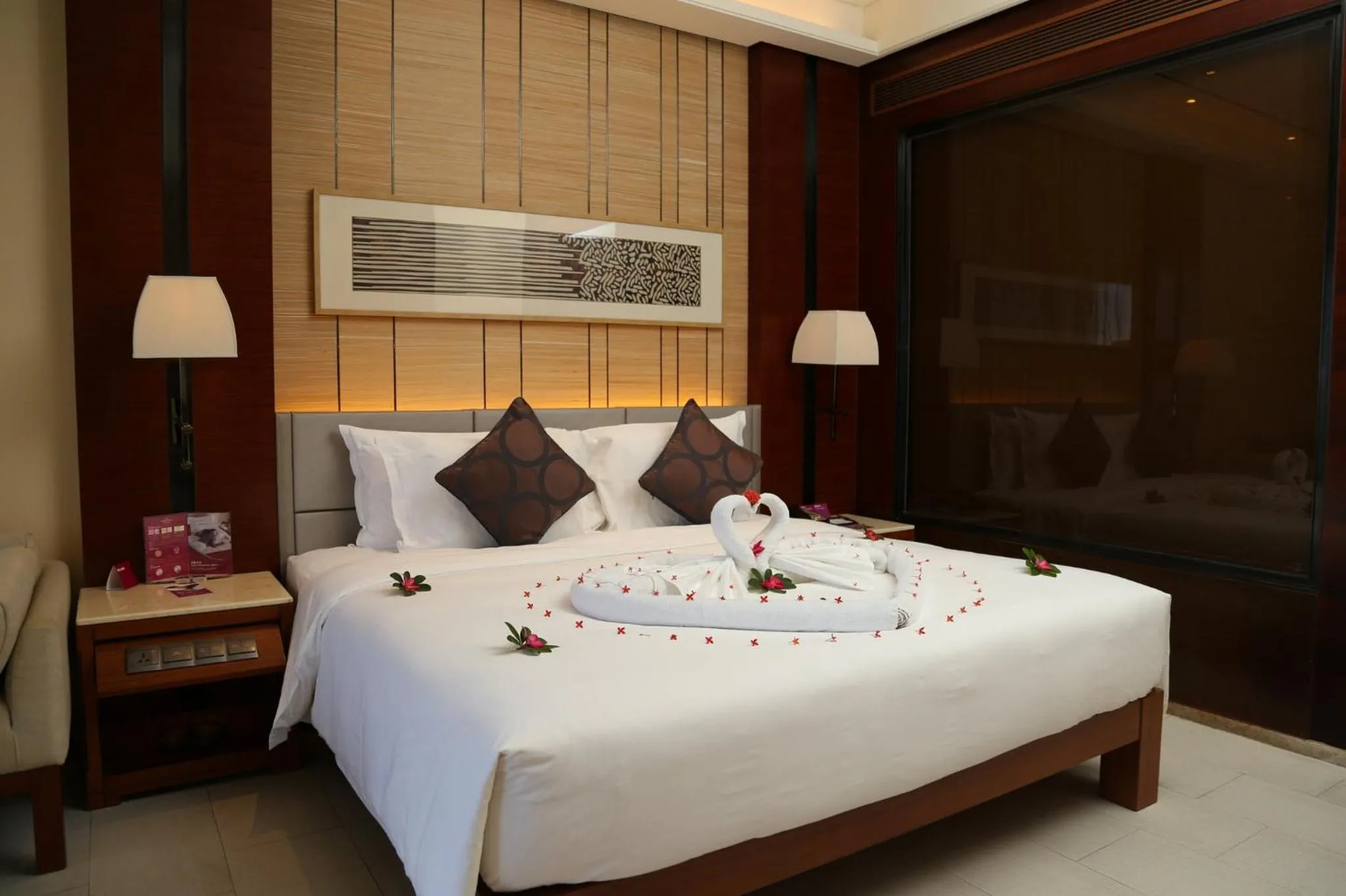 Photo of the whole room, Bed in Crowne Plaza Sanya City Center by IHG