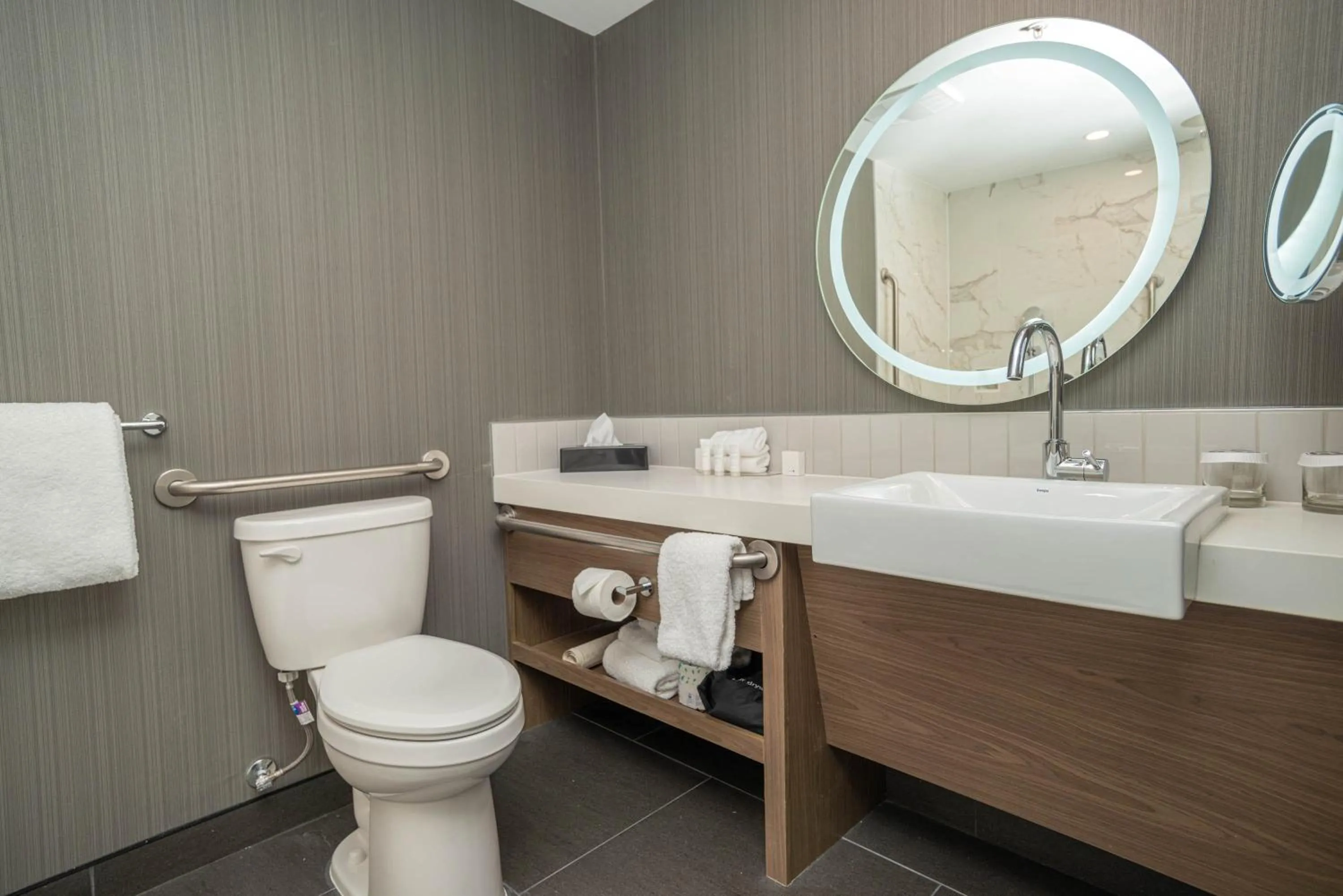 Bathroom in Sandman Signature Ottawa Airport Hotel