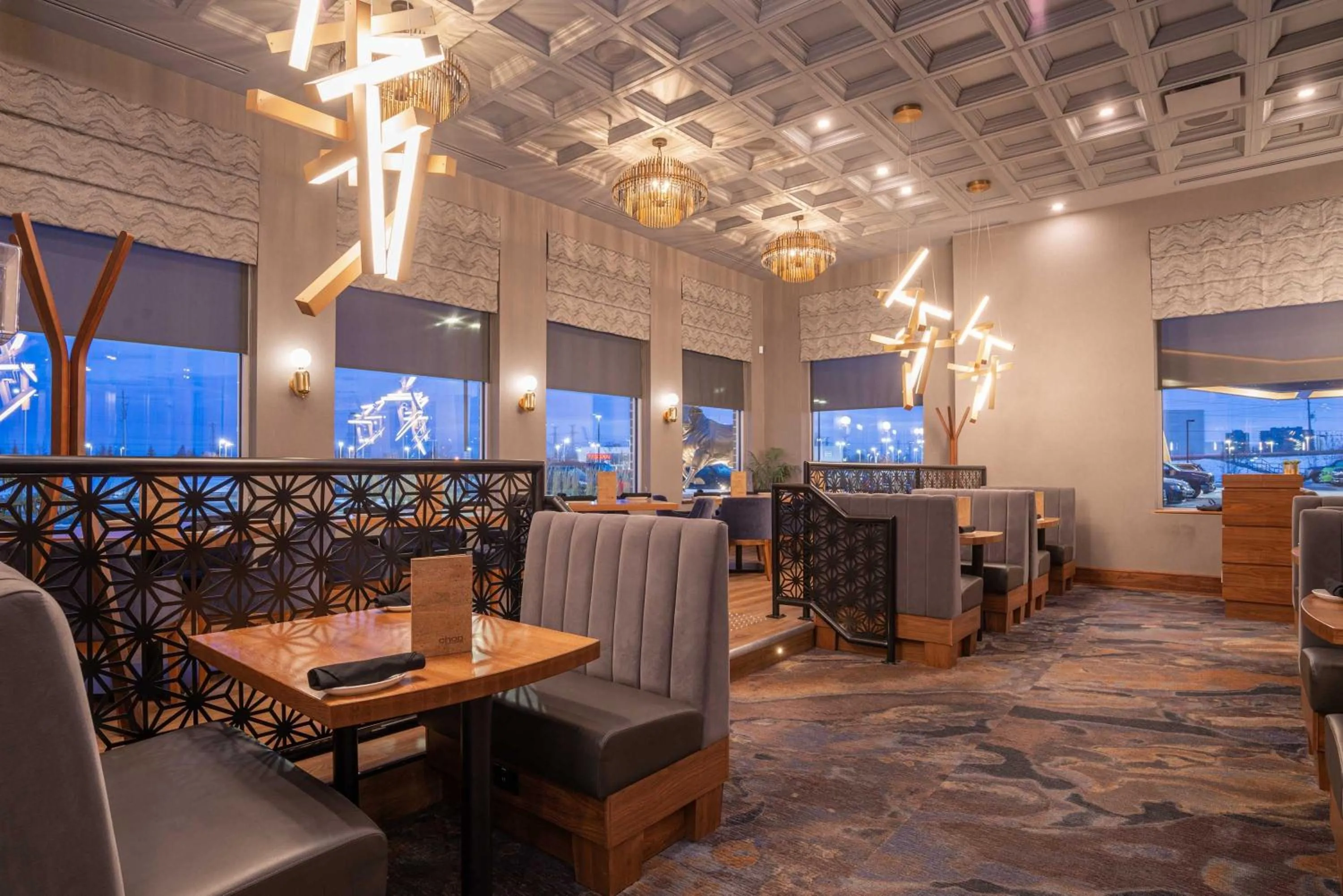 Restaurant/places to eat in Sandman Signature Ottawa Airport Hotel