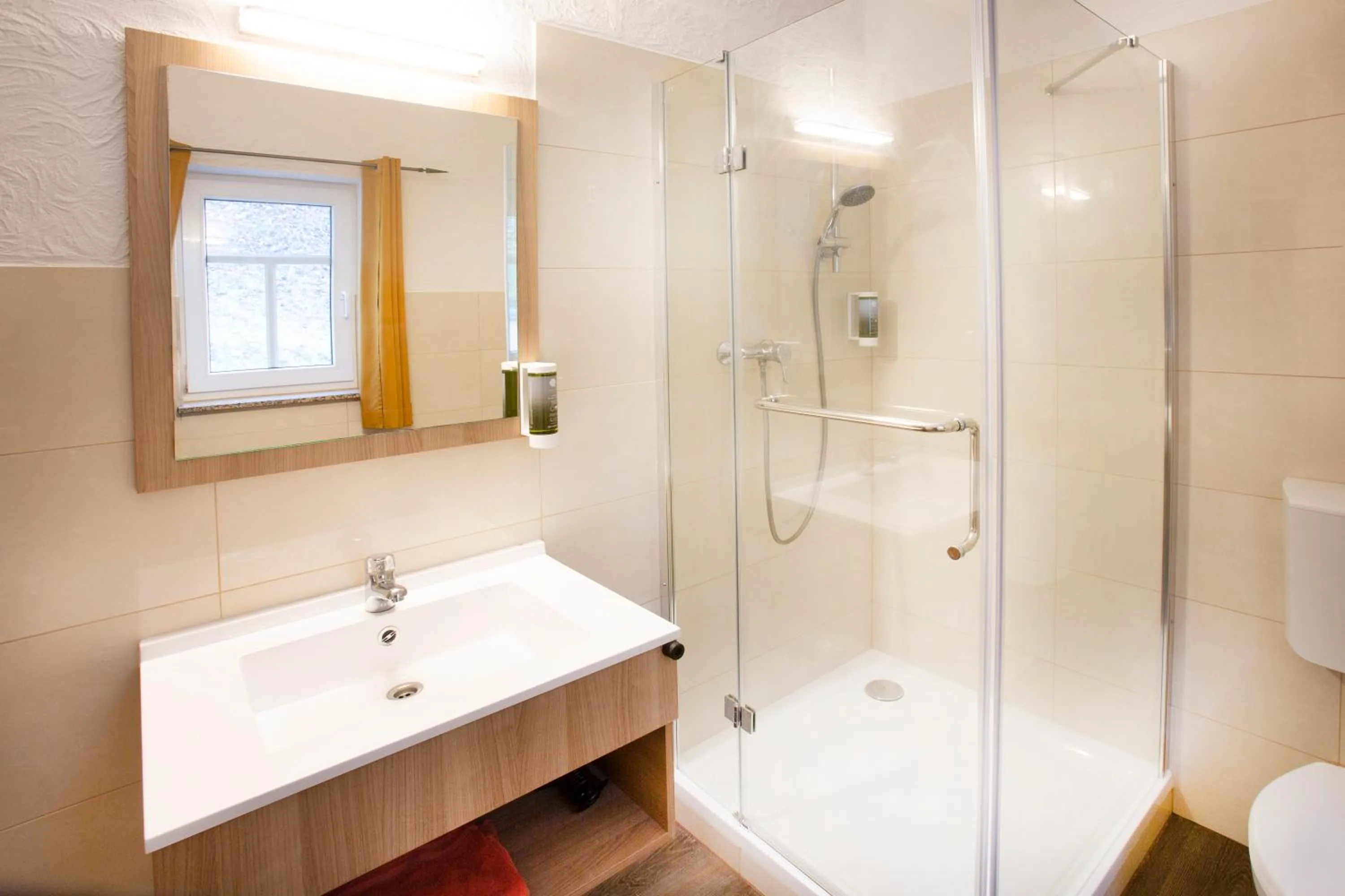 Bathroom in Hotel Hüttenmühle Hillscheid