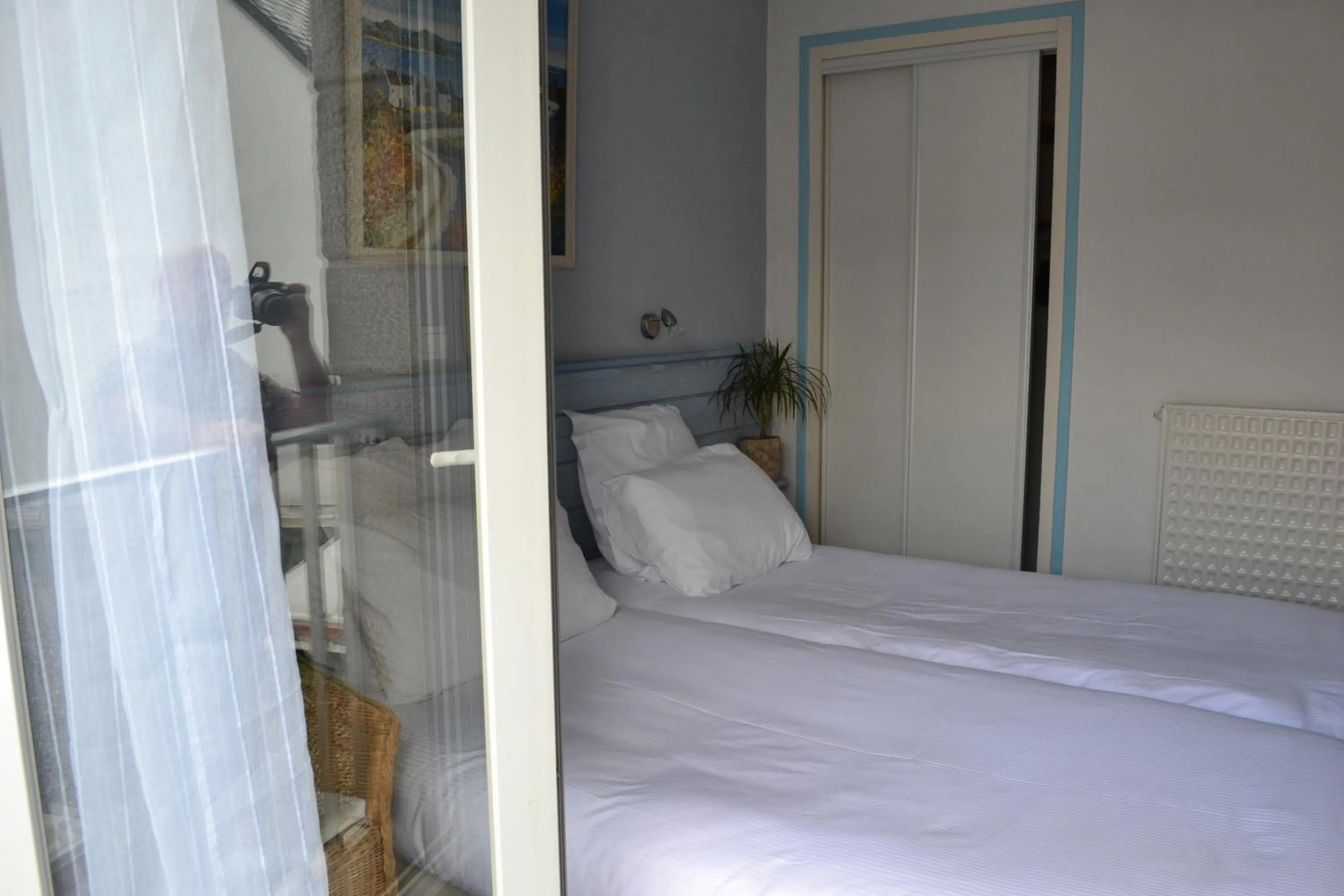 Bed in Hotel De Bretagne