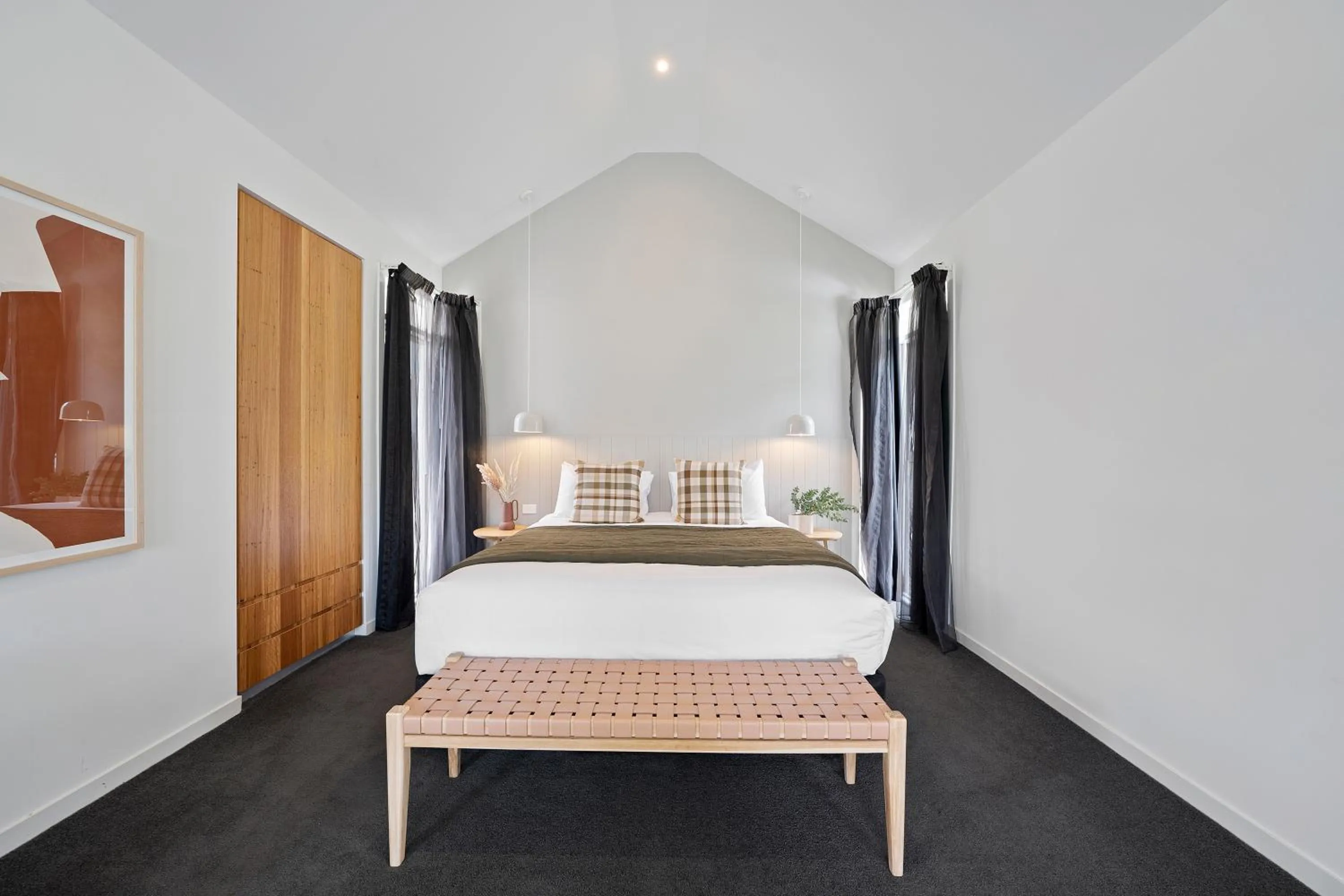 Bed in Hepburn Bathhouse & Spa Villas