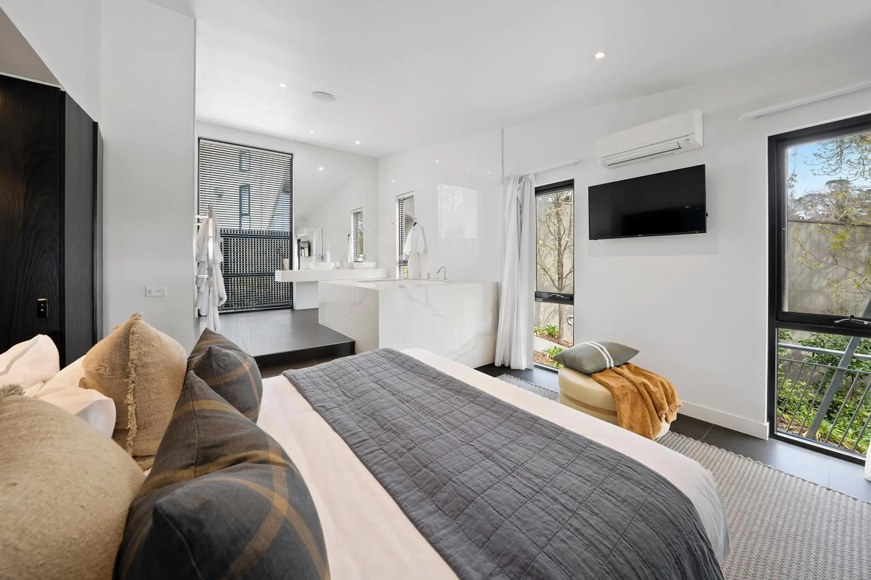 Escape Two Bedroom Suite in Hepburn Bathhouse & Spa Villas Escape Two Bedroom Suite in Hepburn Bathhouse & Spa Villas