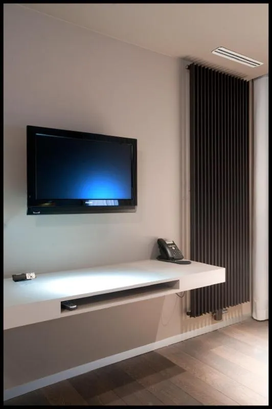 TV and multimedia in Hotel Shamrock