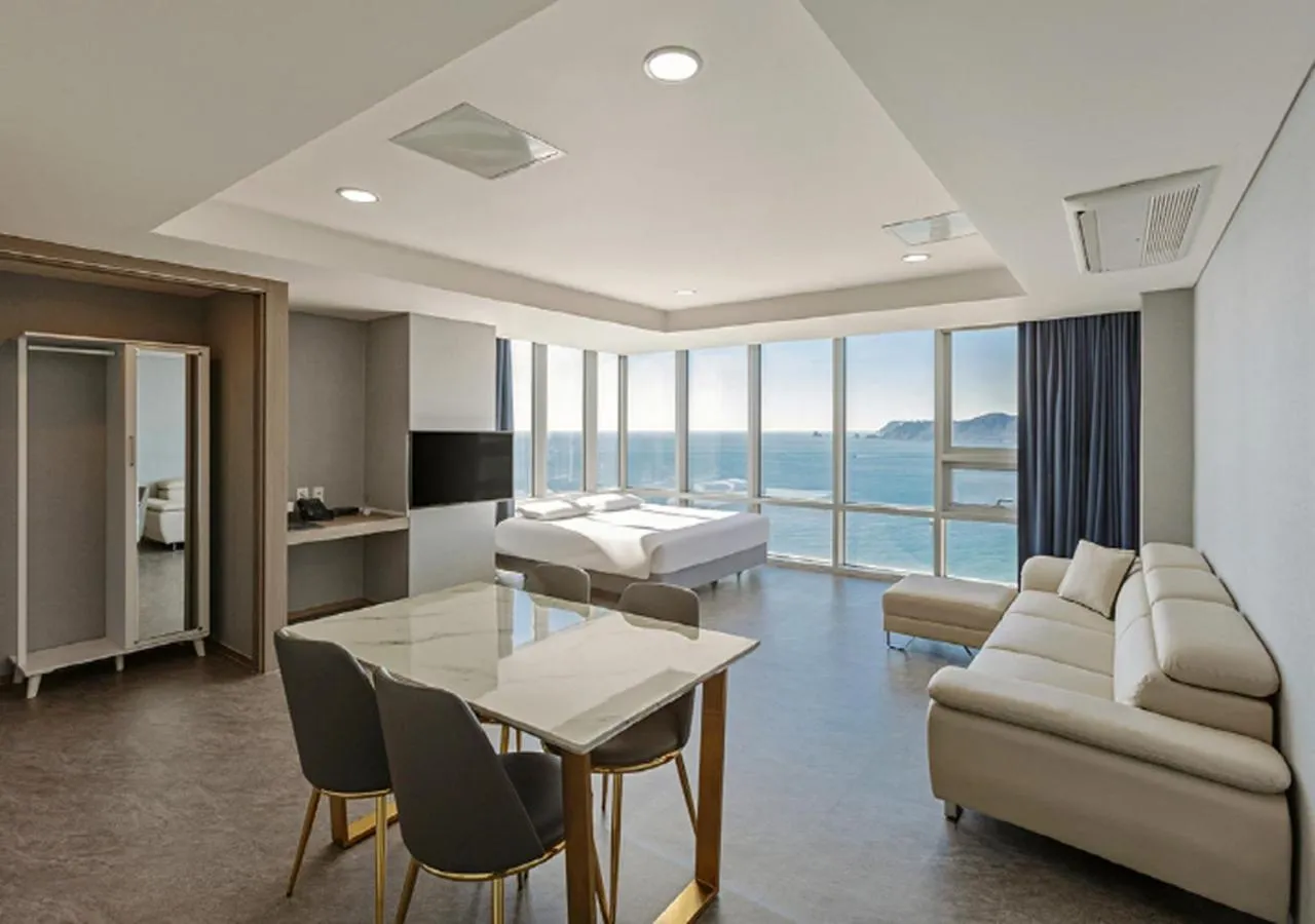 Sea view, Bed in Sun Cloud Hotel