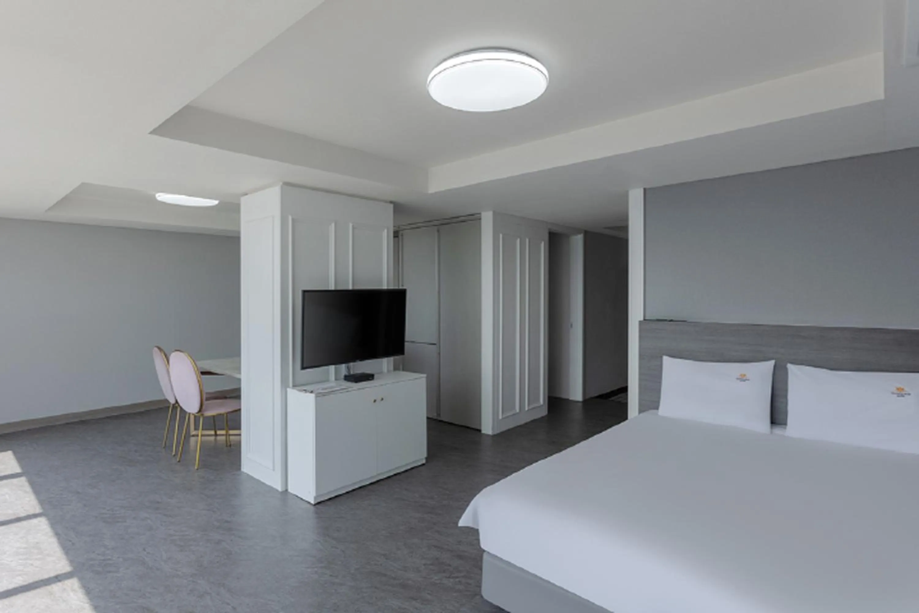 Living room, Bed in Sun Cloud Hotel