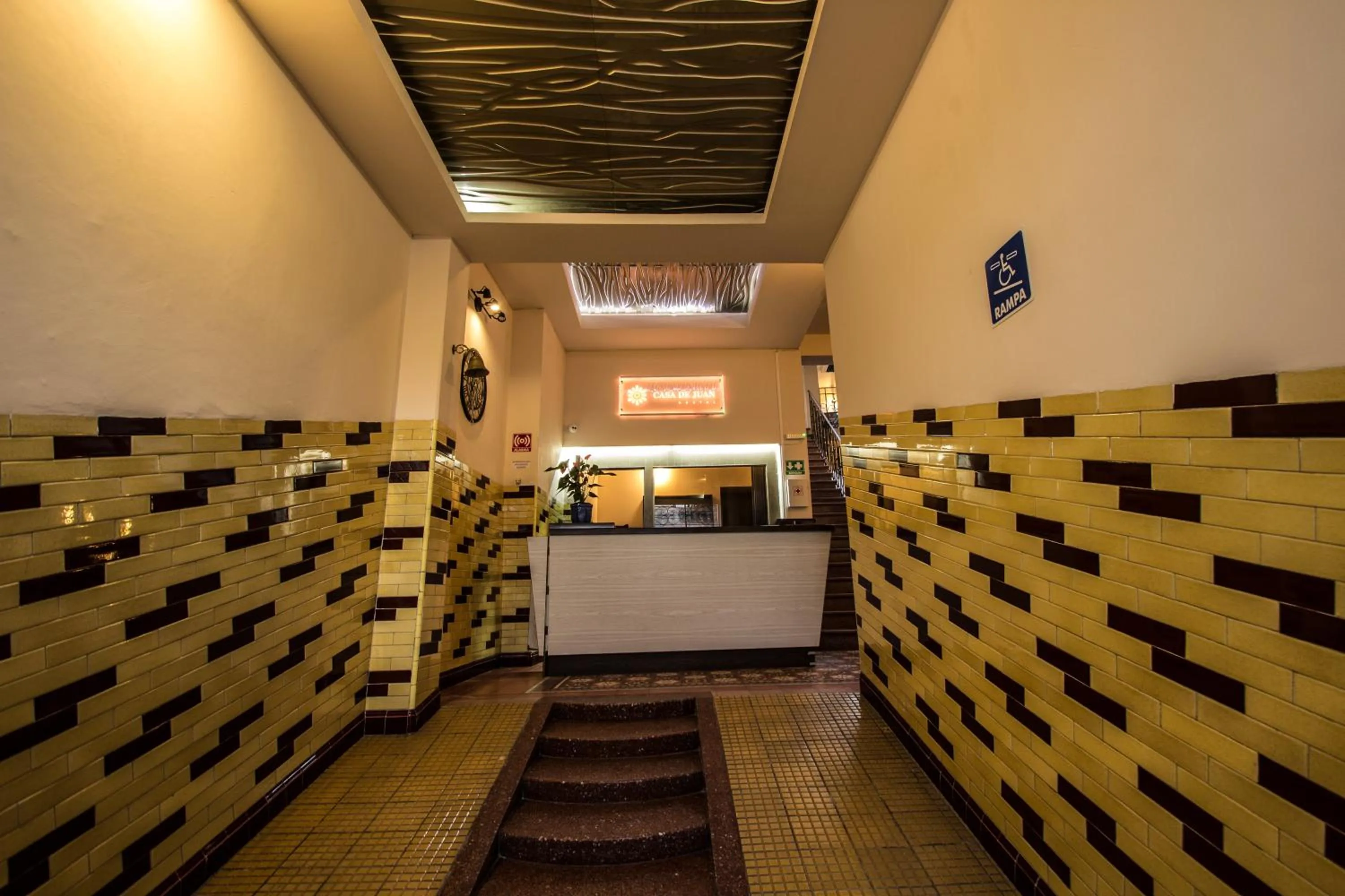 Lobby or reception in Casa de Juan Hostal