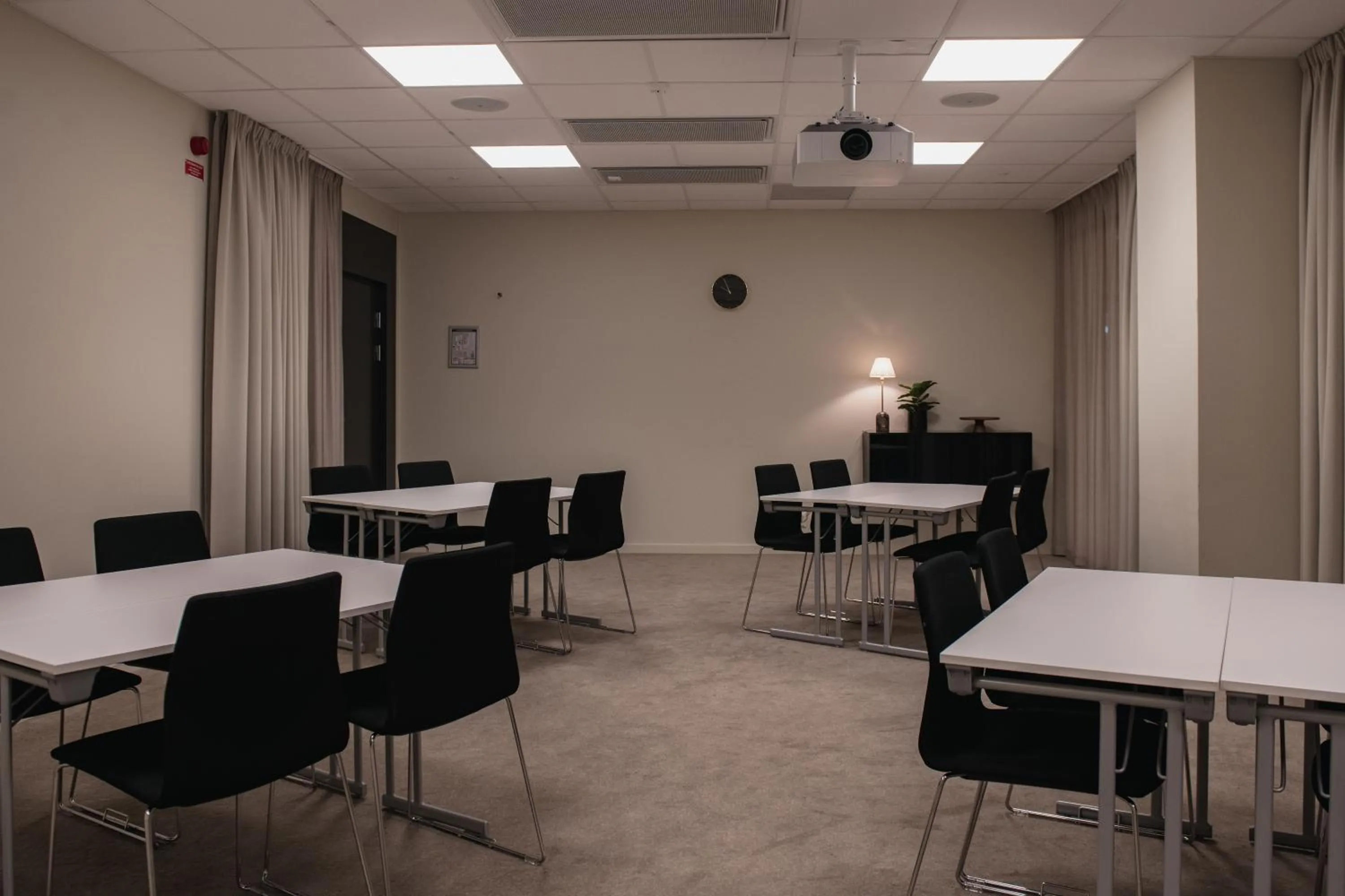 Meeting/conference room in Home Hotel Mektagonen