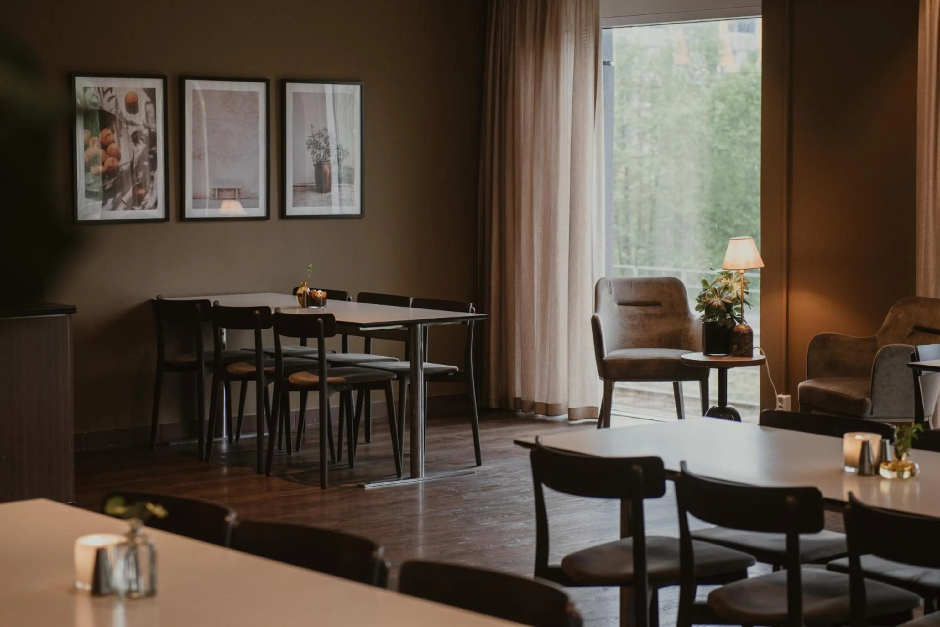 Restaurant/places to eat in Home Hotel Mektagonen