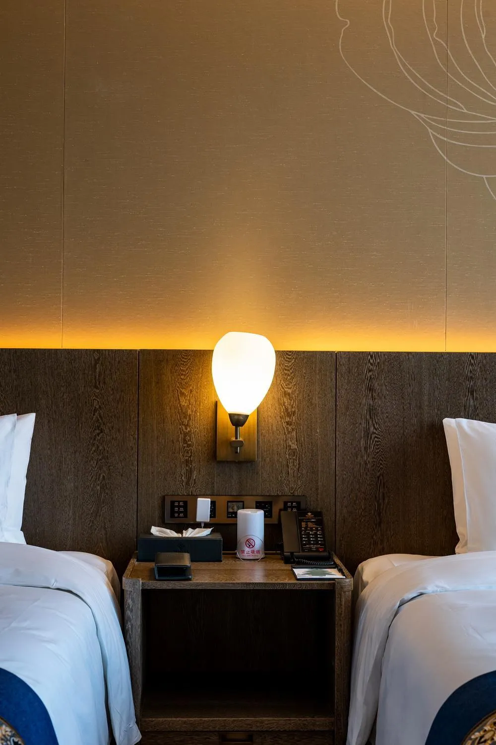 Bed in Jinling Grand Hotel