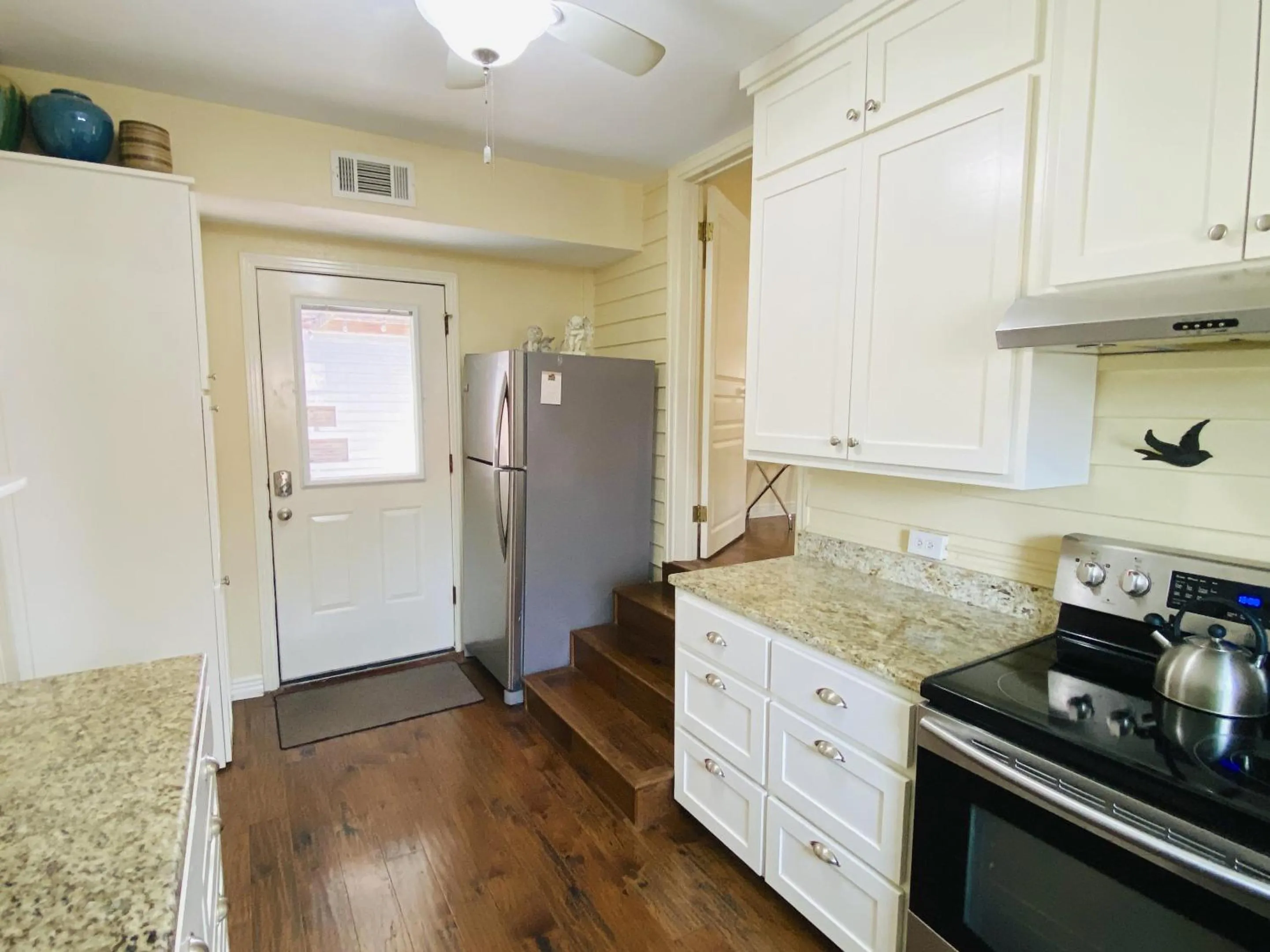 Kitchen or kitchenette in Comal Inn