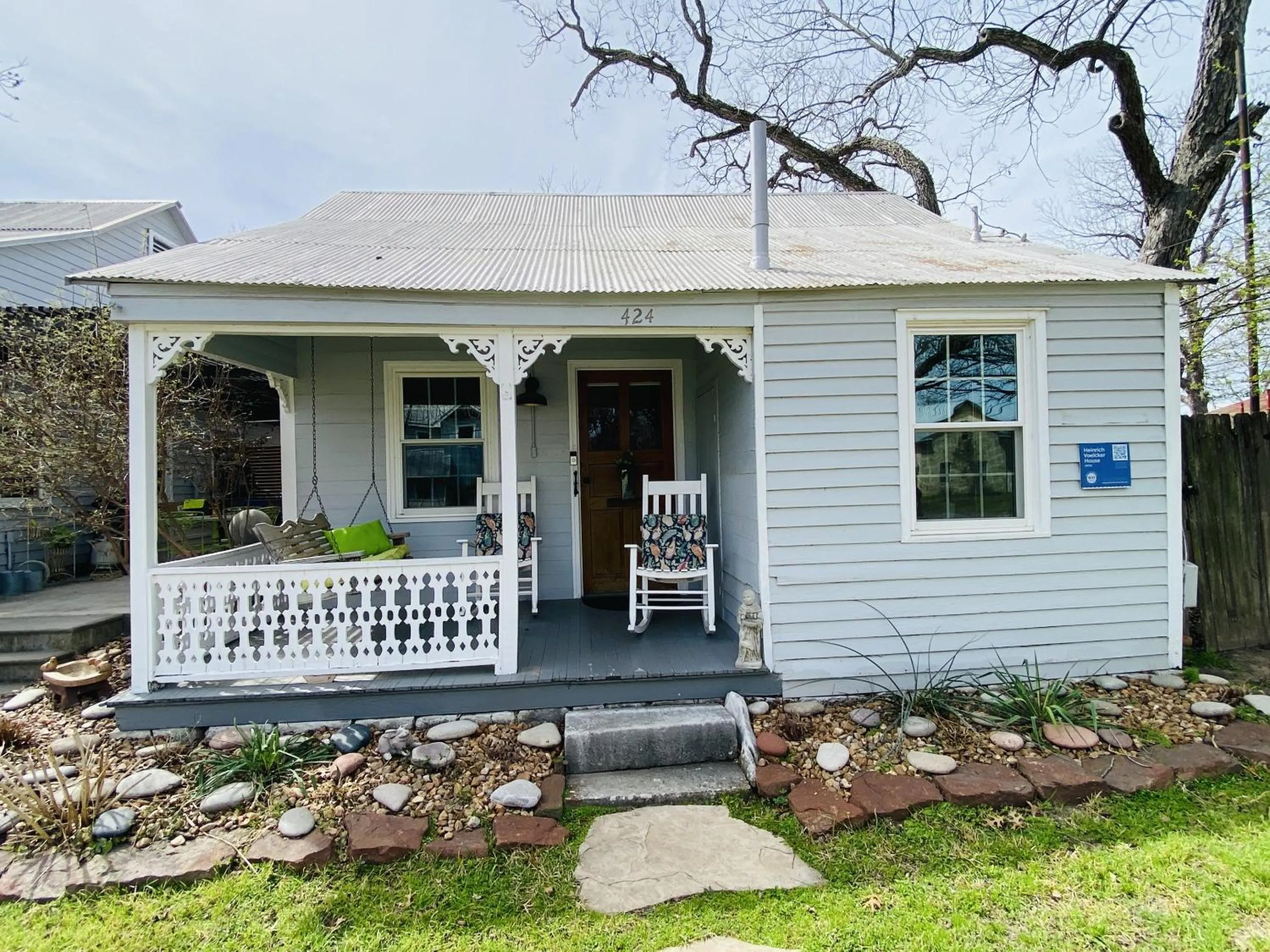 Property building in Comal Inn