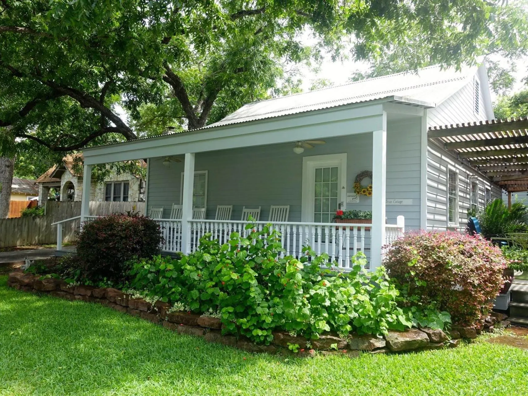Property building in Comal Inn