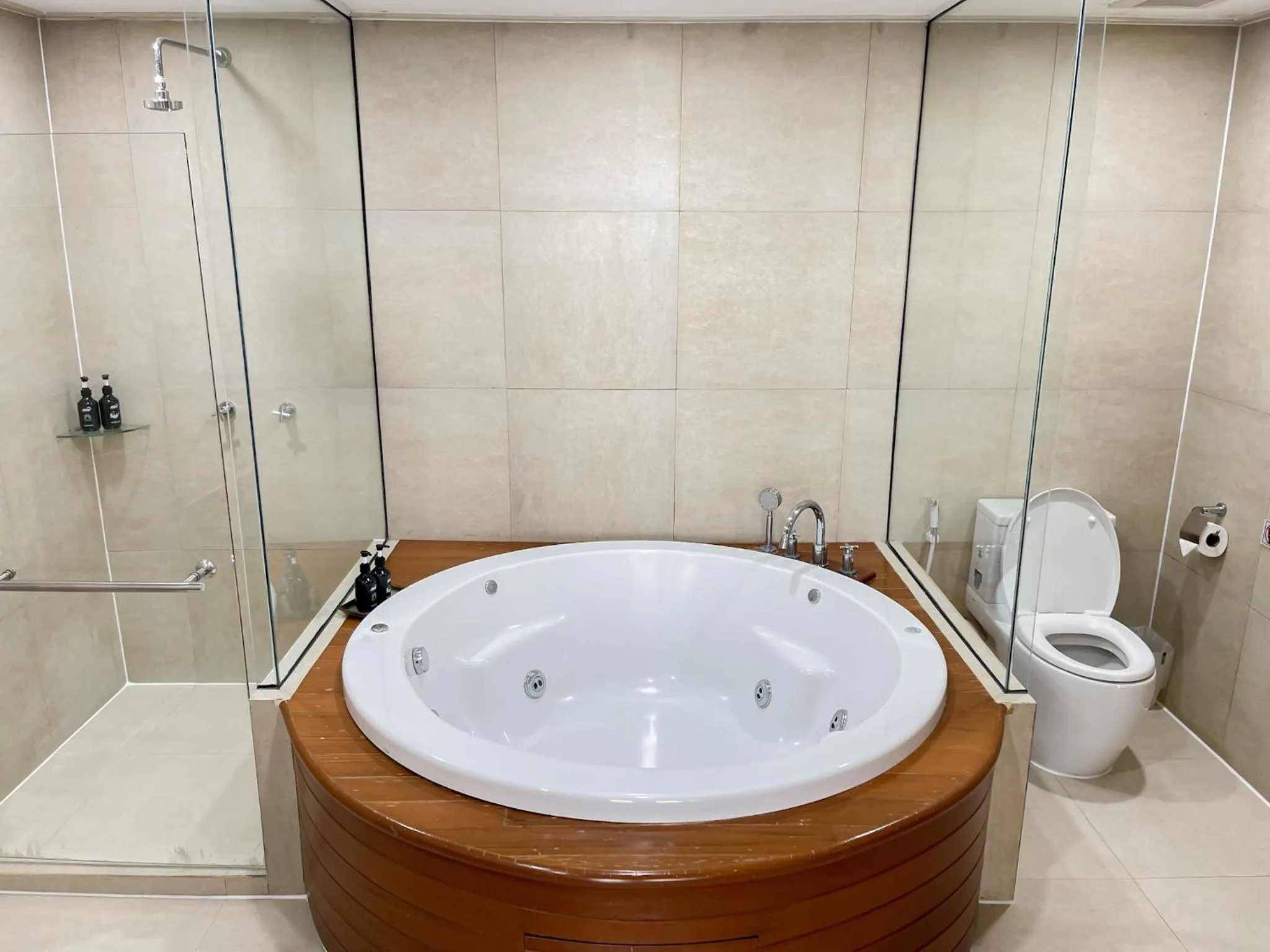 Uniland Golf & Resort