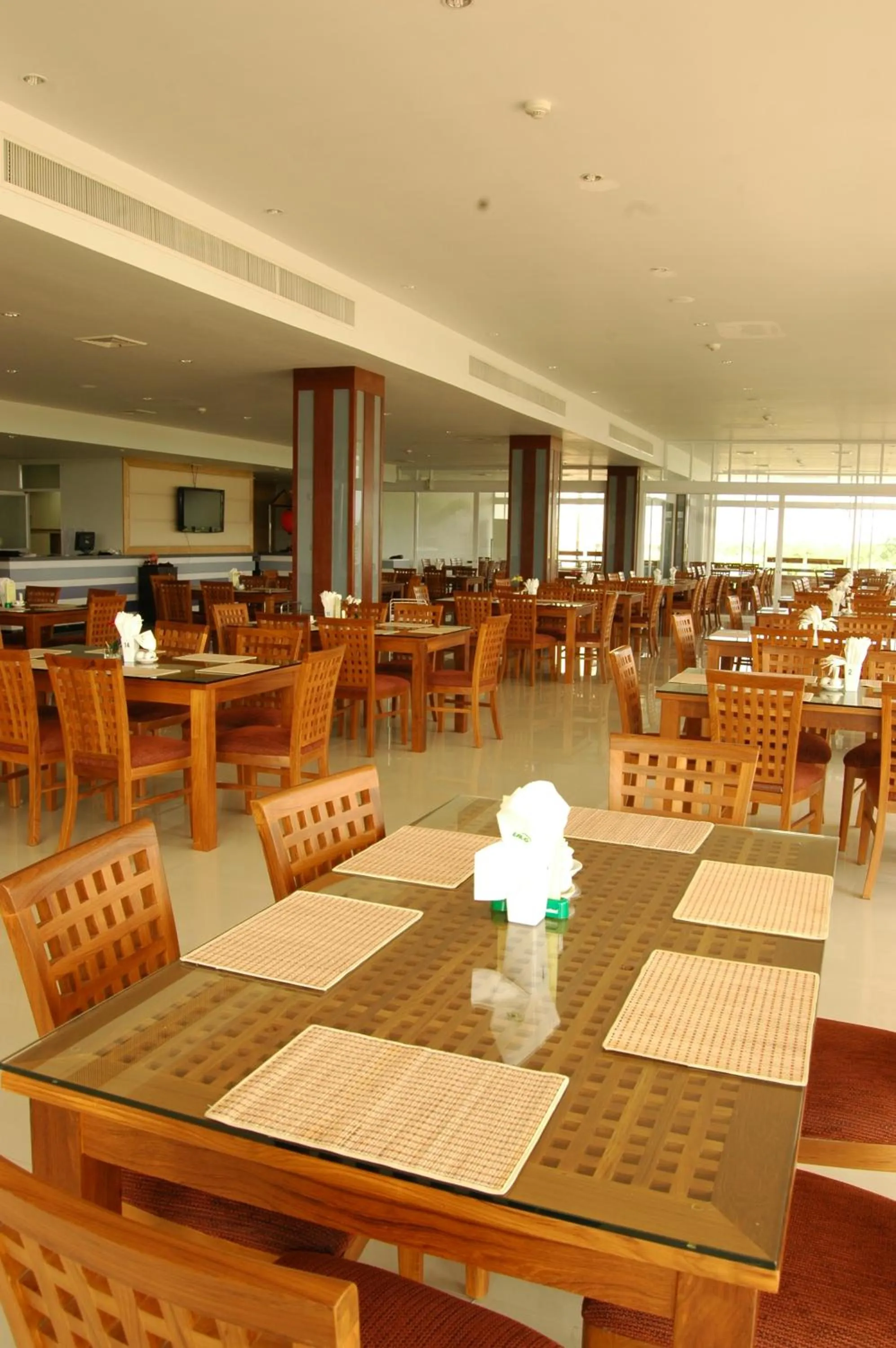 Food and drinks in Uniland Golf & Resort