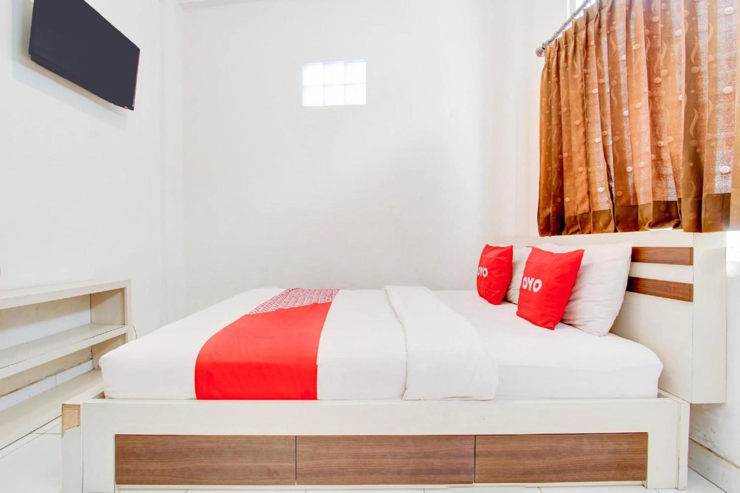 Photo of the whole room, Bed in Hotel O Wisma Arya 2