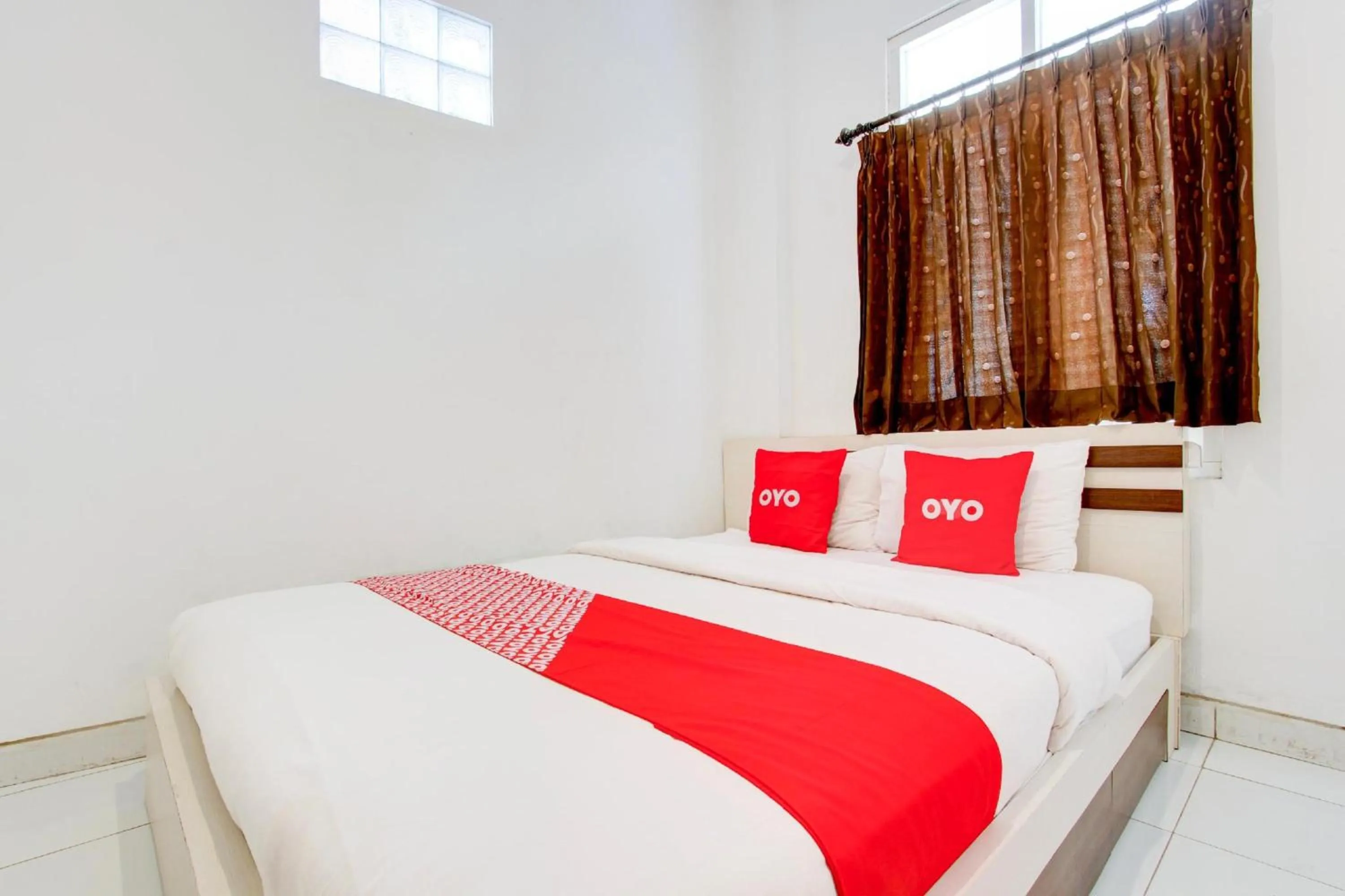 Photo of the whole room, Bed in Hotel O Wisma Arya 2