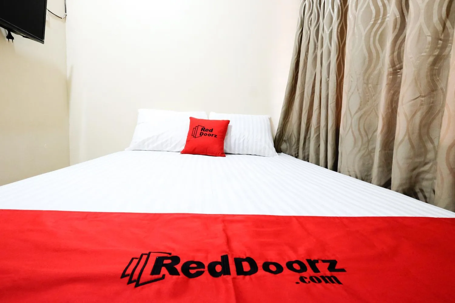Bed in RedDoorz @ Jalan Setiabudi Semarang