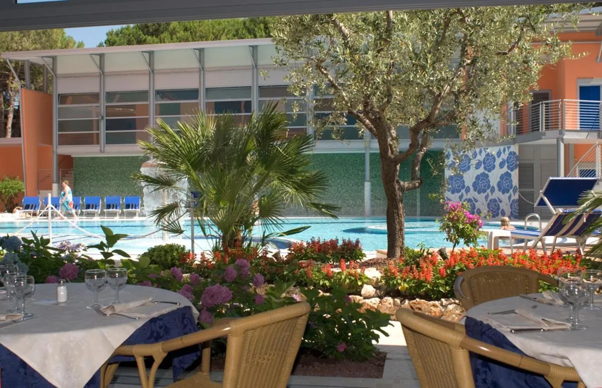 Restaurant/places to eat in Grand Hotel Esplanada