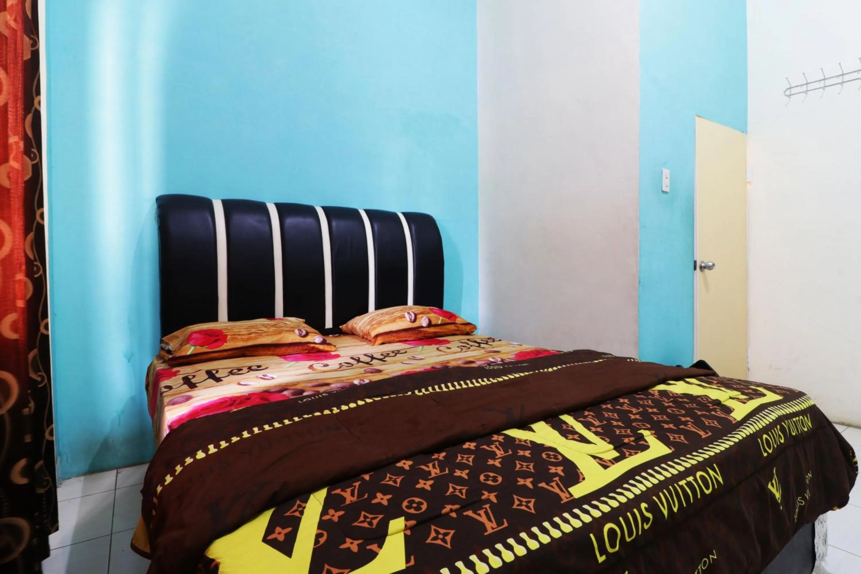 Bedroom, Bed in Hotel Graha Soeltan