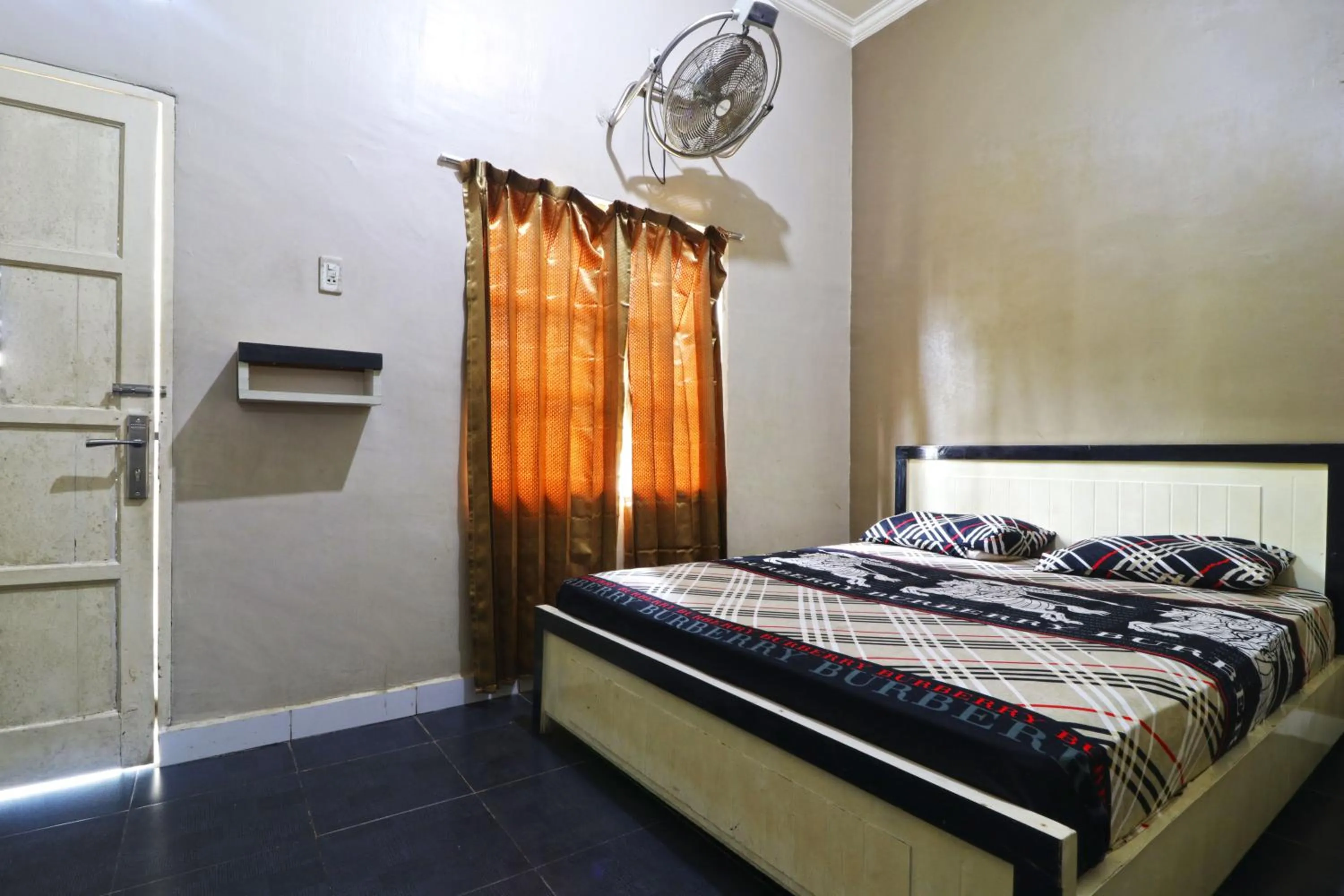 Bedroom, Bed in Hotel Graha Soeltan