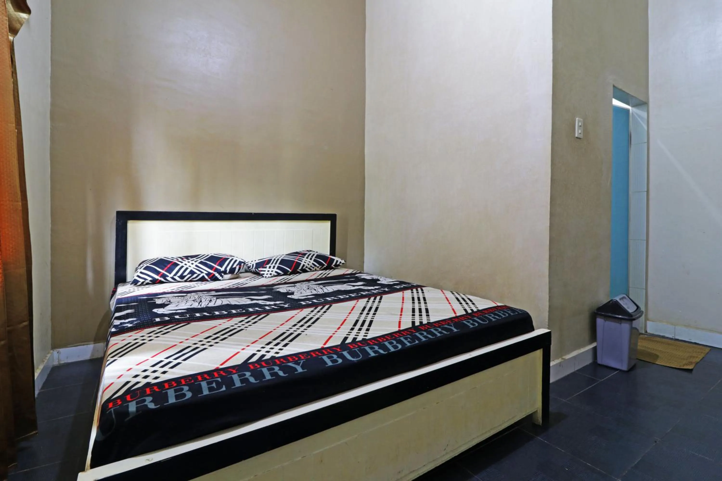 Bedroom, Bed in Hotel Graha Soeltan