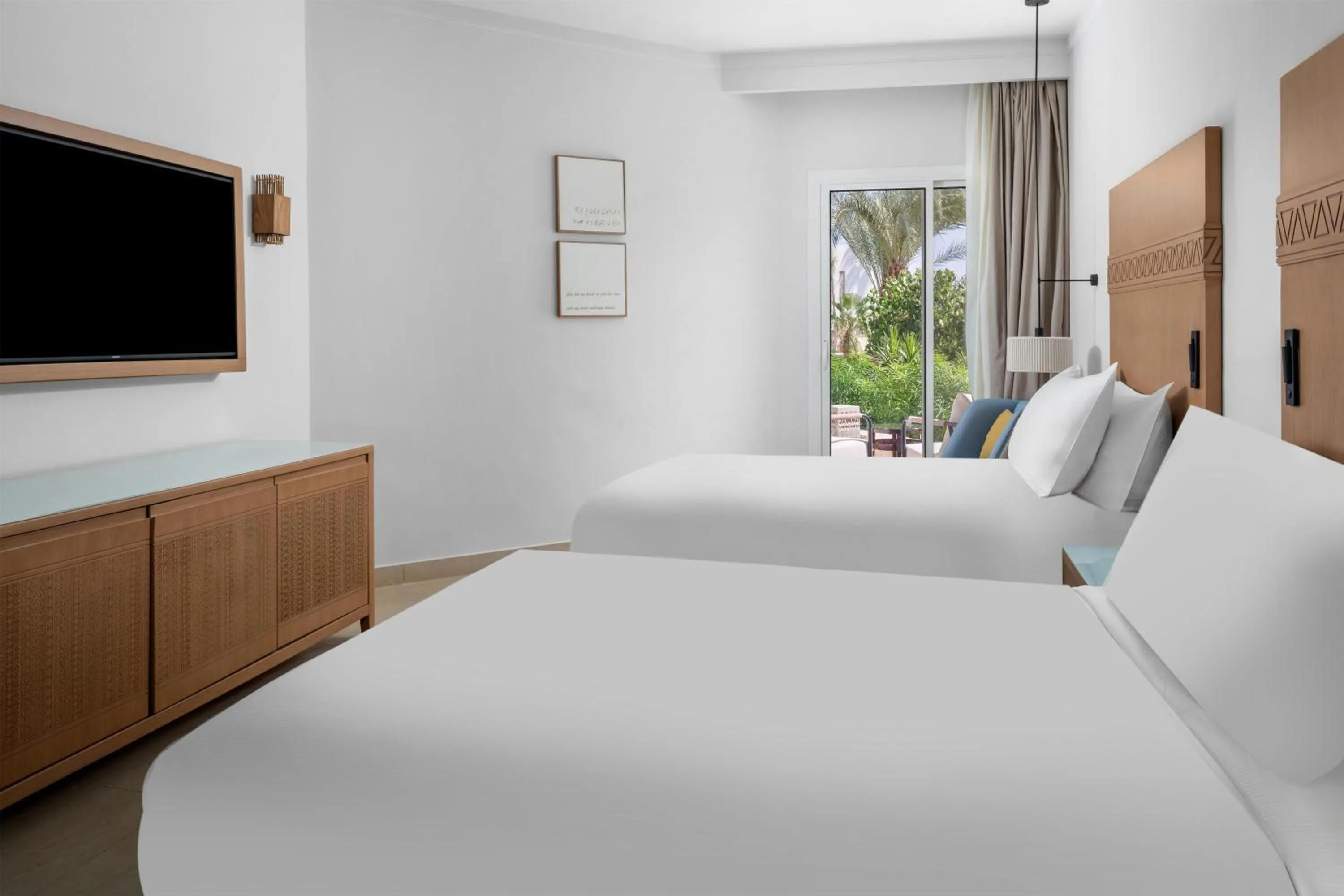 Bed in DoubleTree by Hilton Sharks Bay Resort