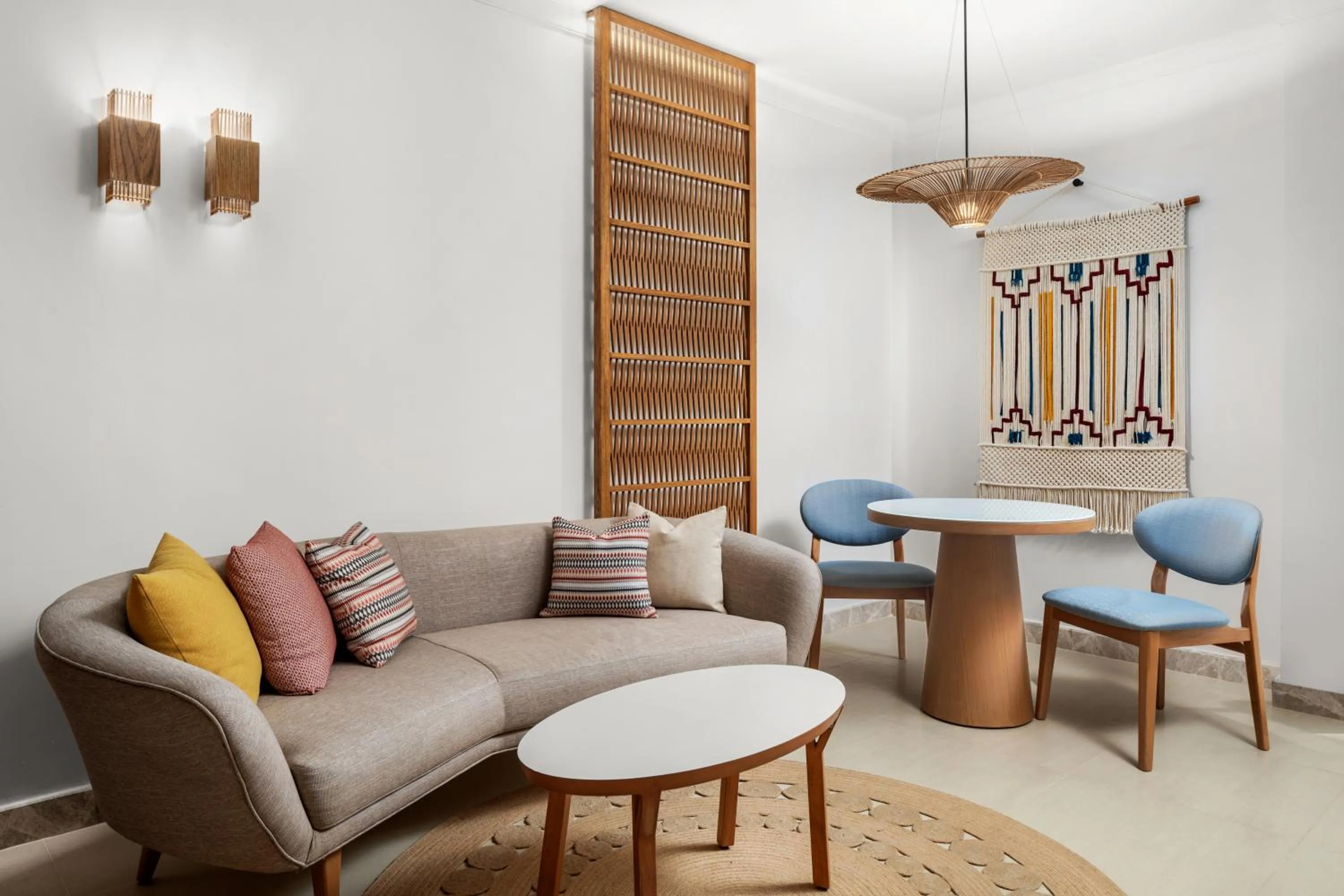 Living room in DoubleTree by Hilton Sharks Bay Resort