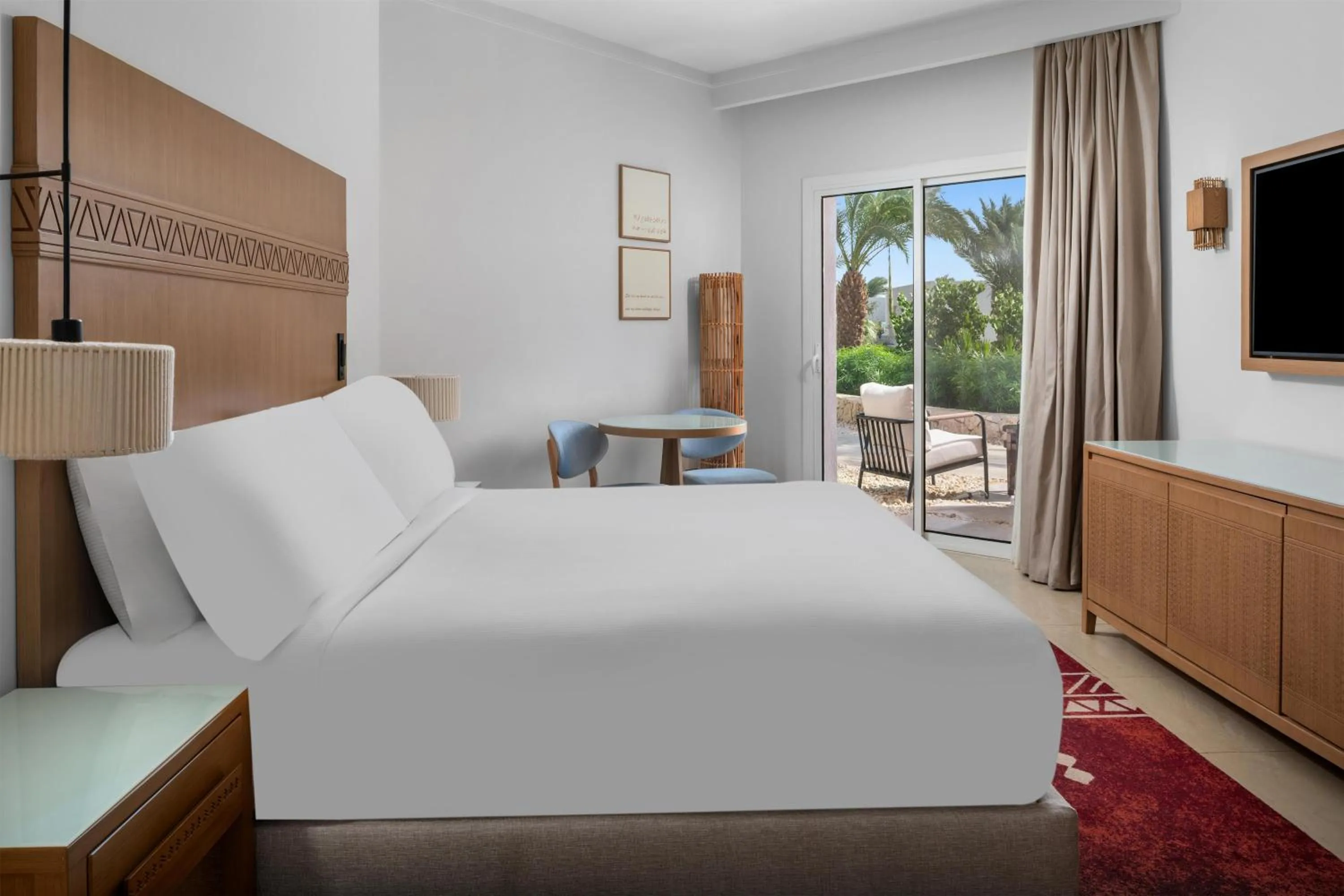 Bed in DoubleTree by Hilton Sharks Bay Resort