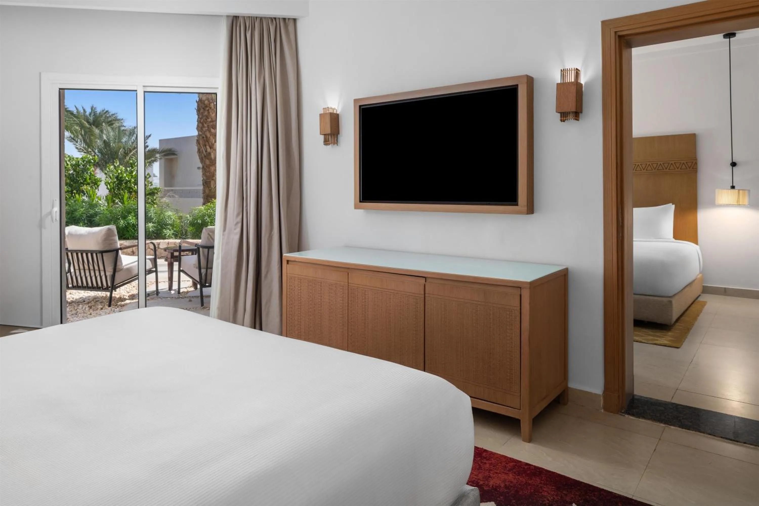 Bed in DoubleTree by Hilton Sharks Bay Resort