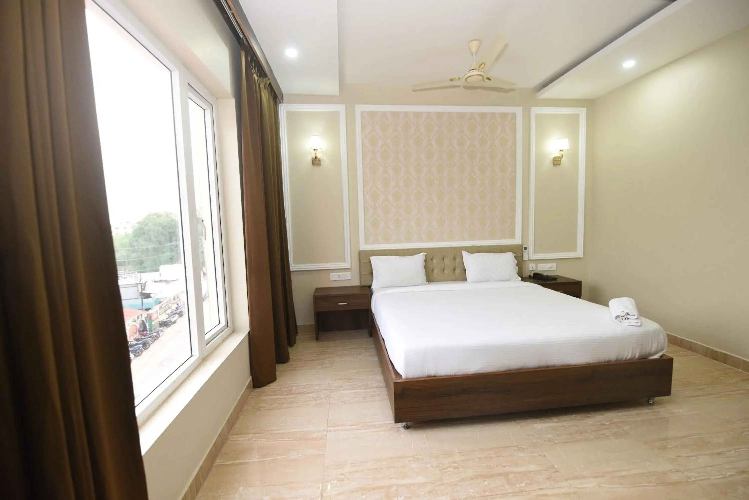 Deluxe Room in Hotel Nilay Residency Deluxe Room in Hotel Nilay Residency