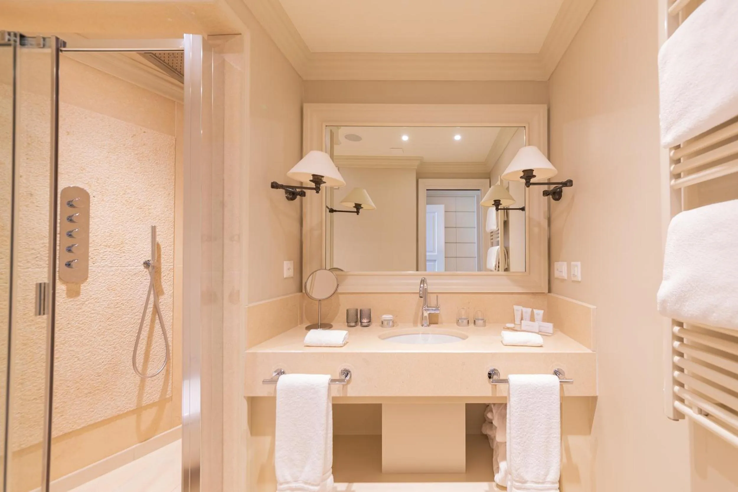 Bathroom in Resort Collina d'Oro - Hotel, Residence & Spa