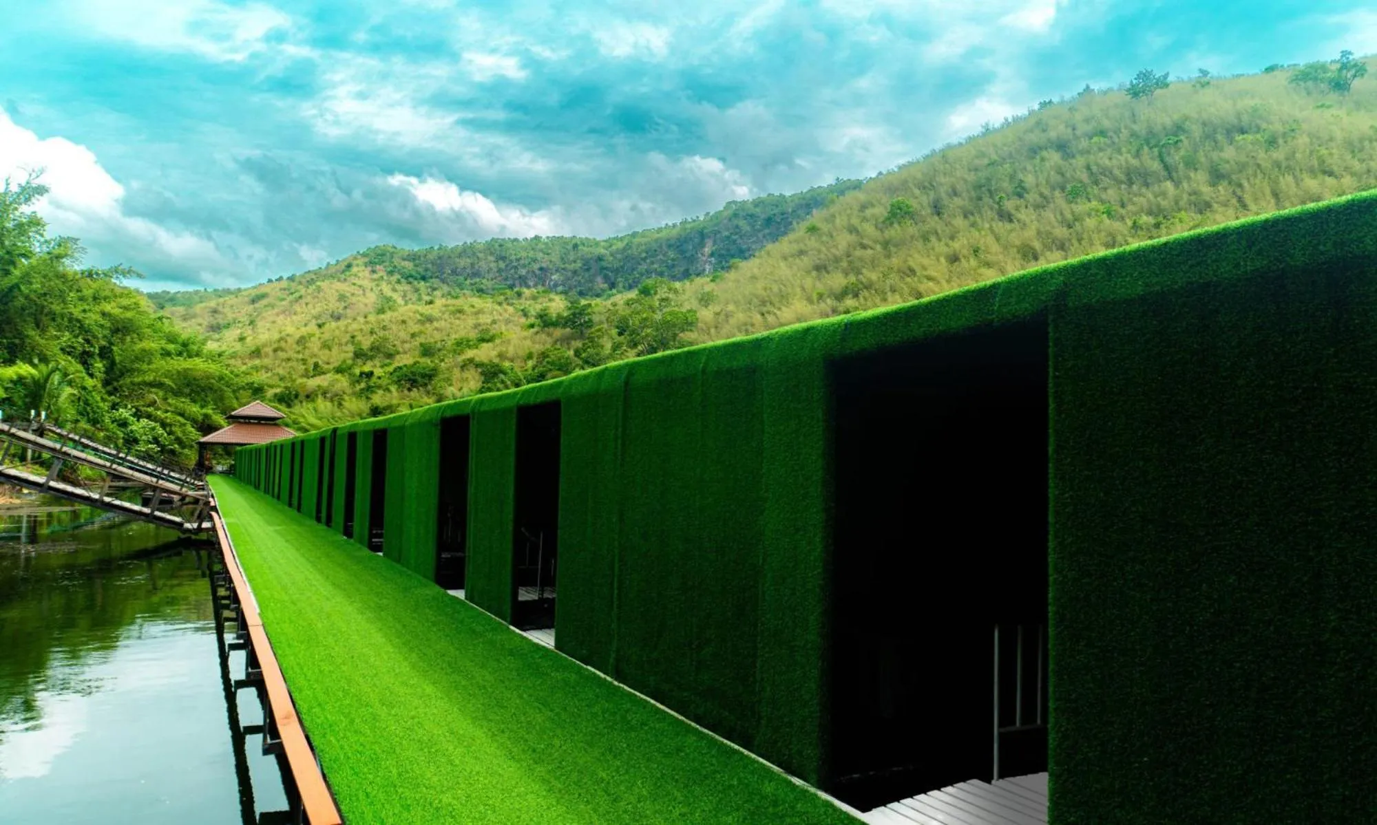 Day in The Hub Erawan Resort