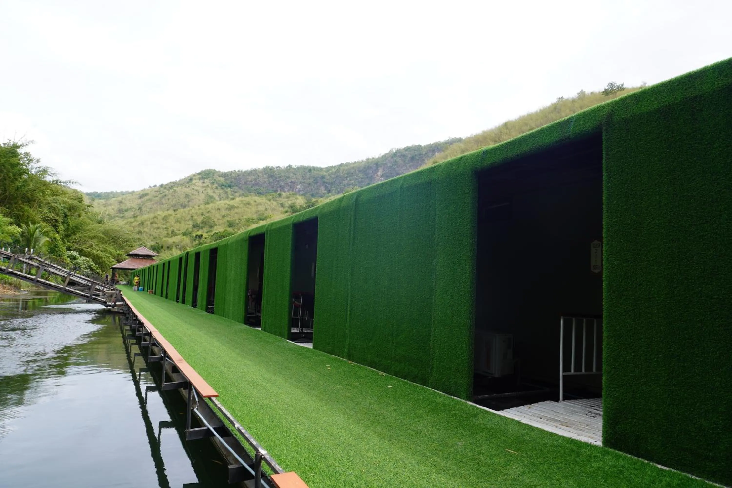 Spring in The Hub Erawan Resort