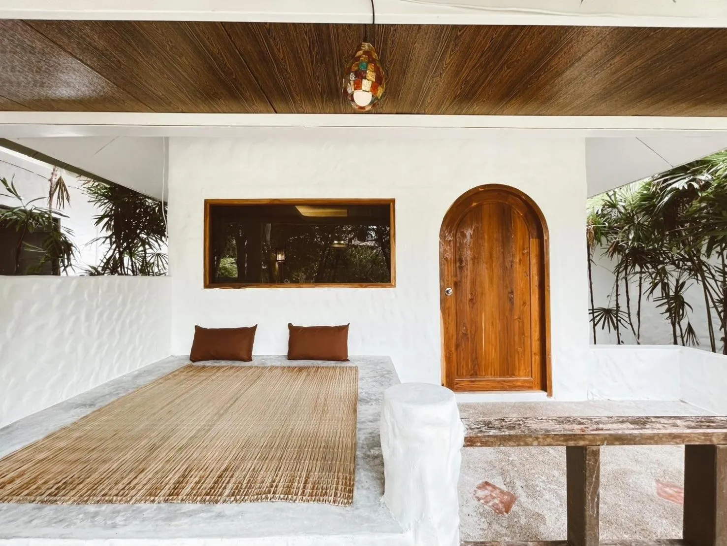 Photo of the whole room, Bed in The Hub Erawan Resort