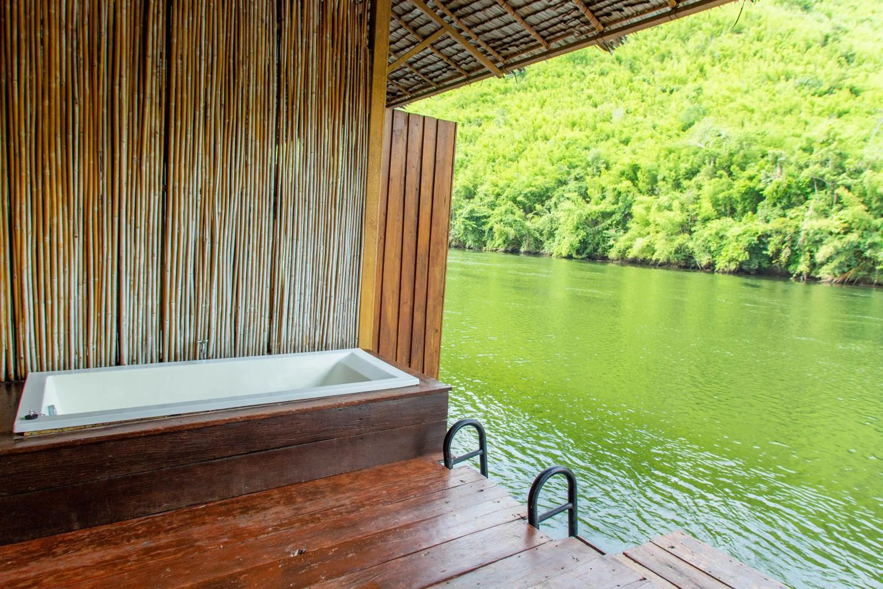 Day in The Hub Erawan Resort