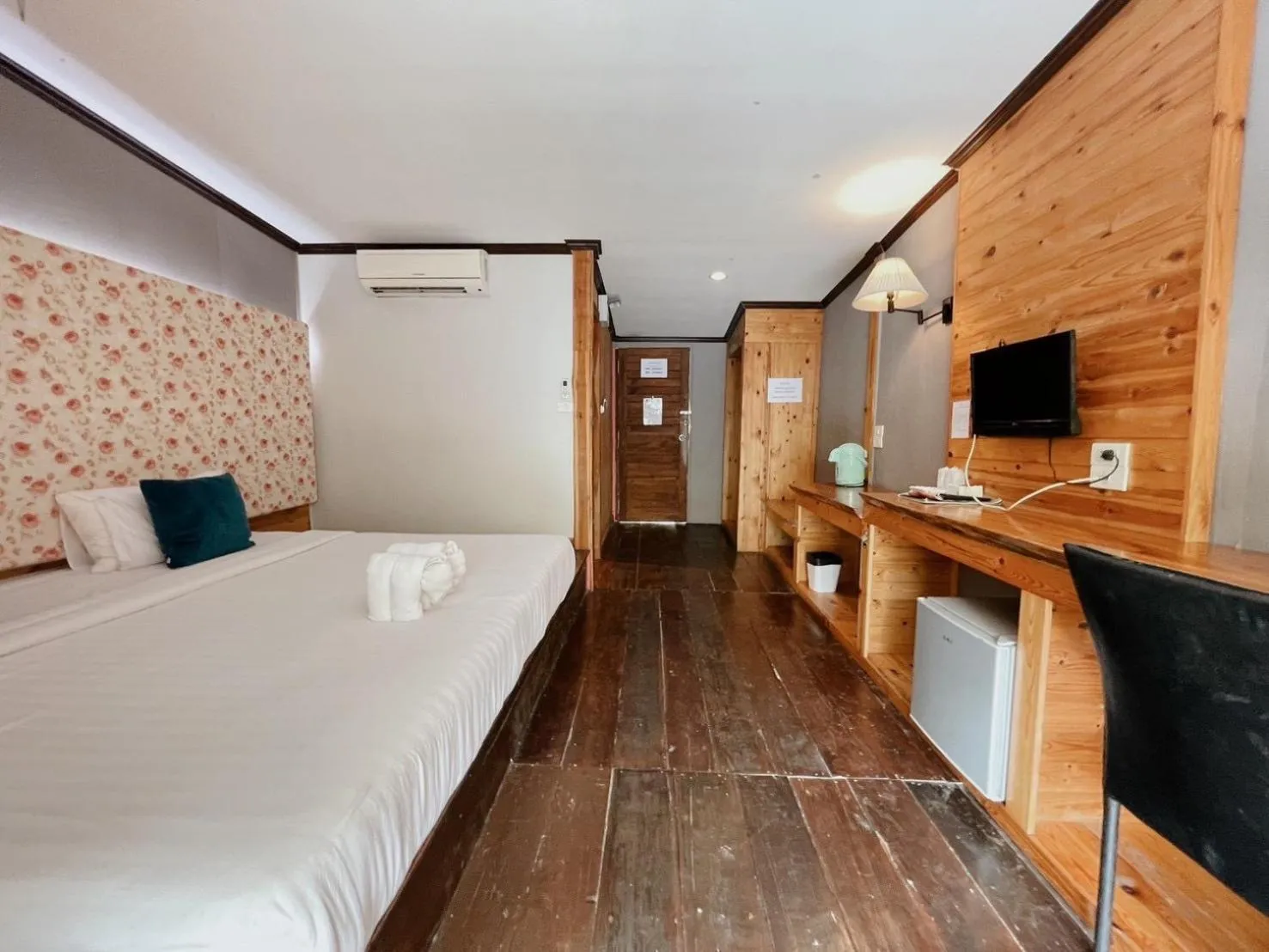 Bedroom, Bed in The Hub Erawan Resort