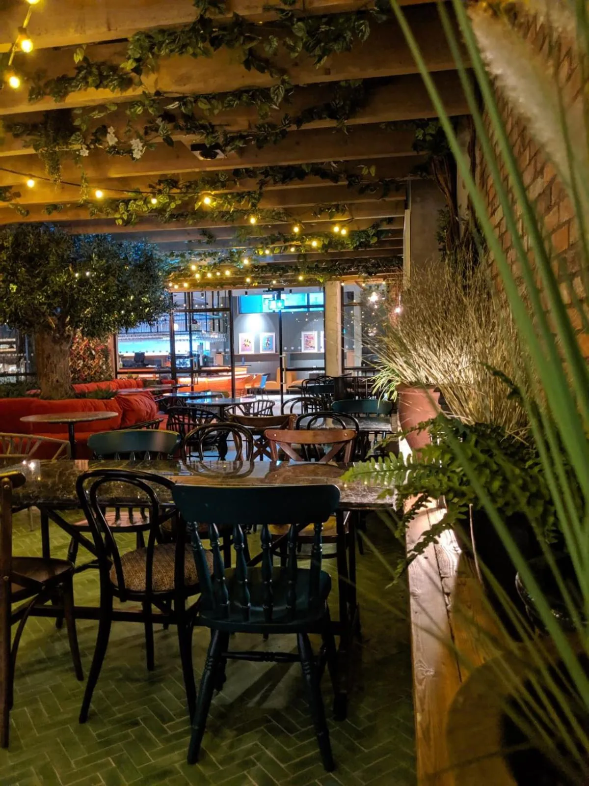 Restaurant/places to eat in Marlin Hotel Stephens Green