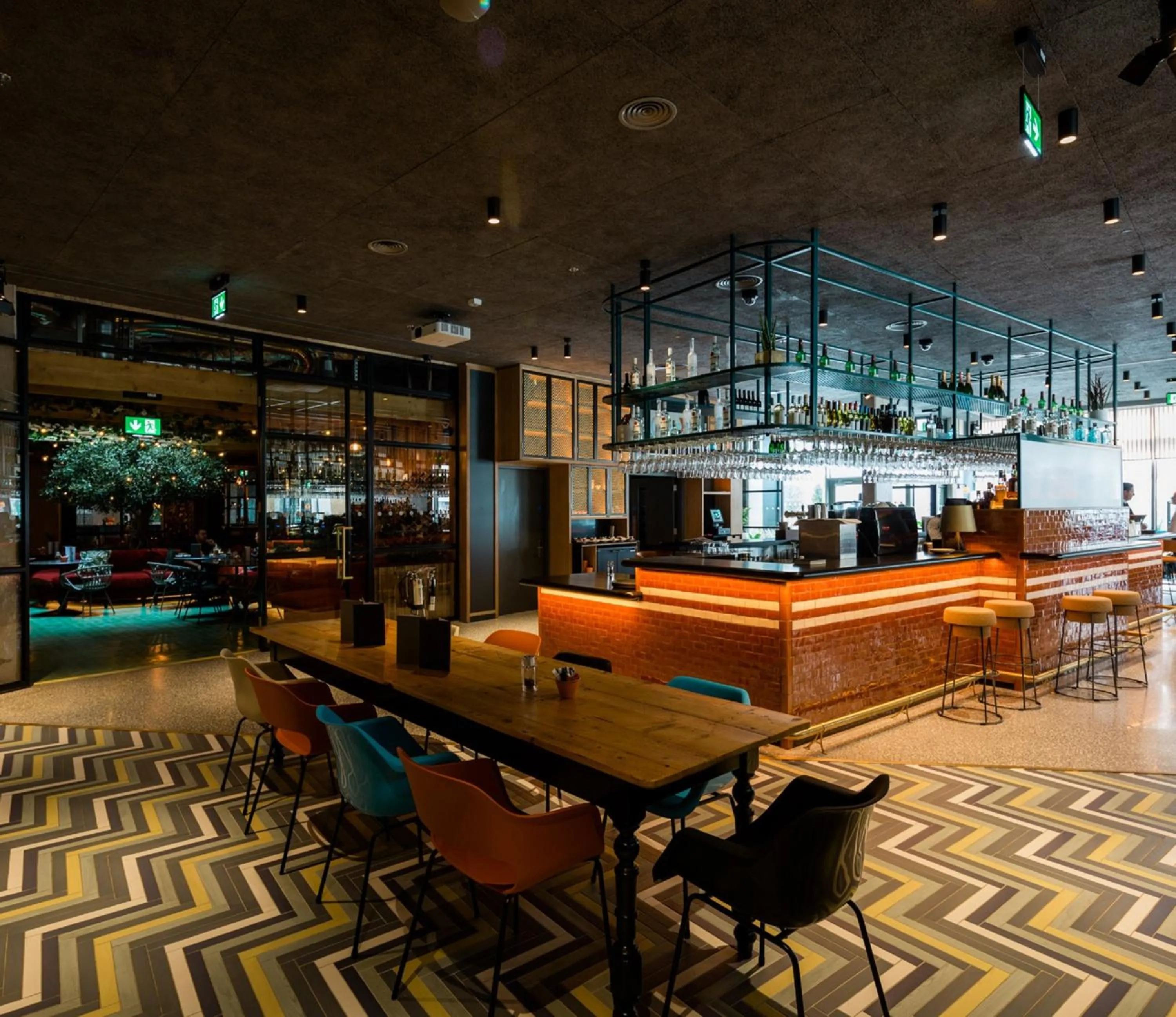 Restaurant/places to eat in Marlin Hotel Stephens Green