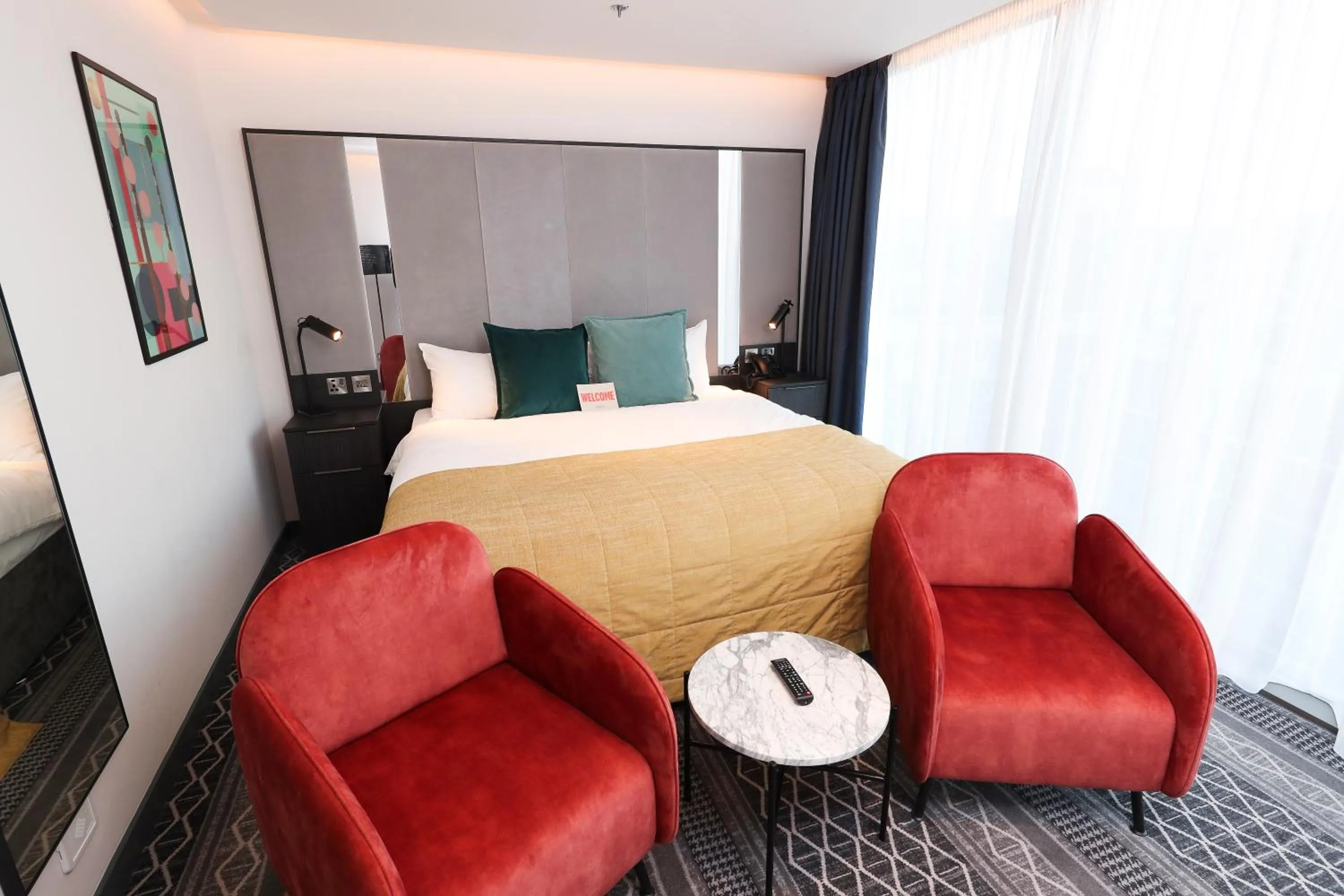 Living room, Bed in Marlin Hotel Stephens Green