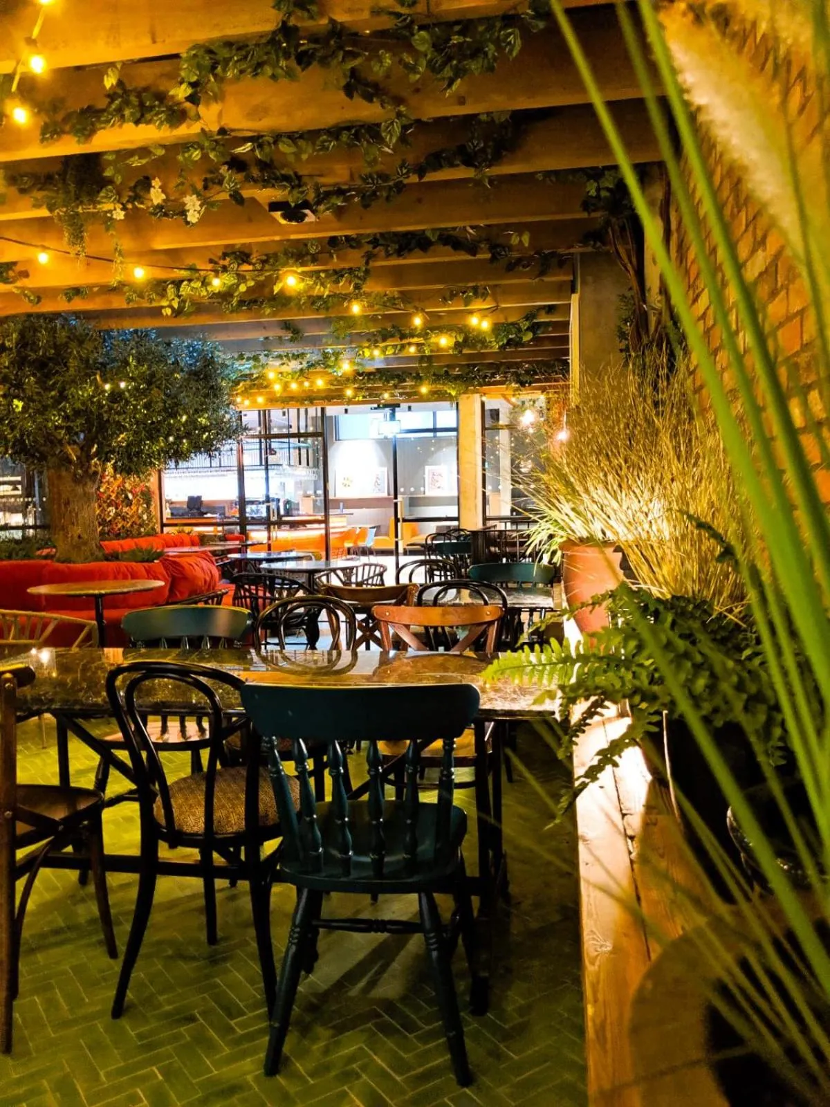 Restaurant/places to eat in Marlin Hotel Stephens Green