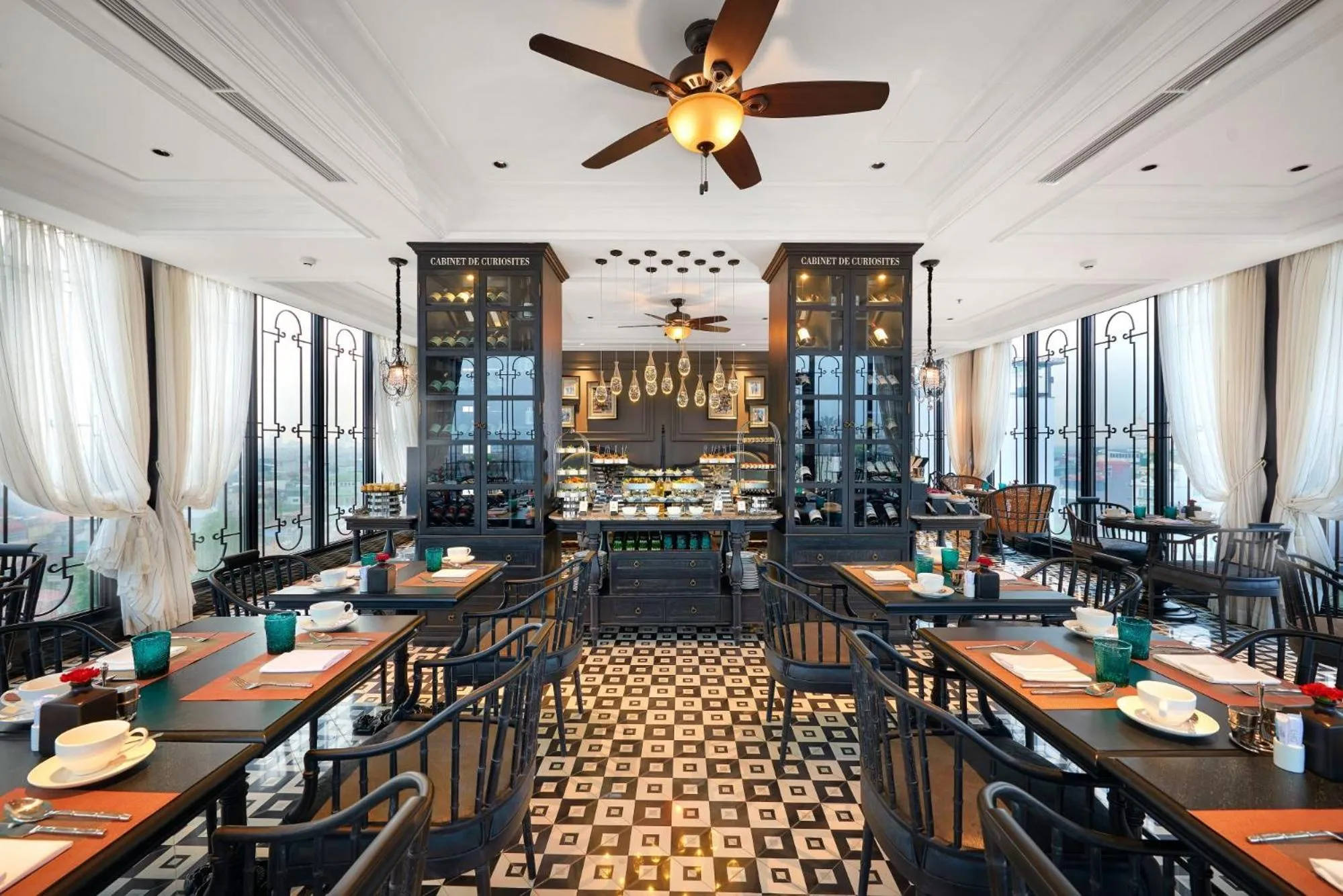 Restaurant/places to eat in La Siesta Premium Hang Be