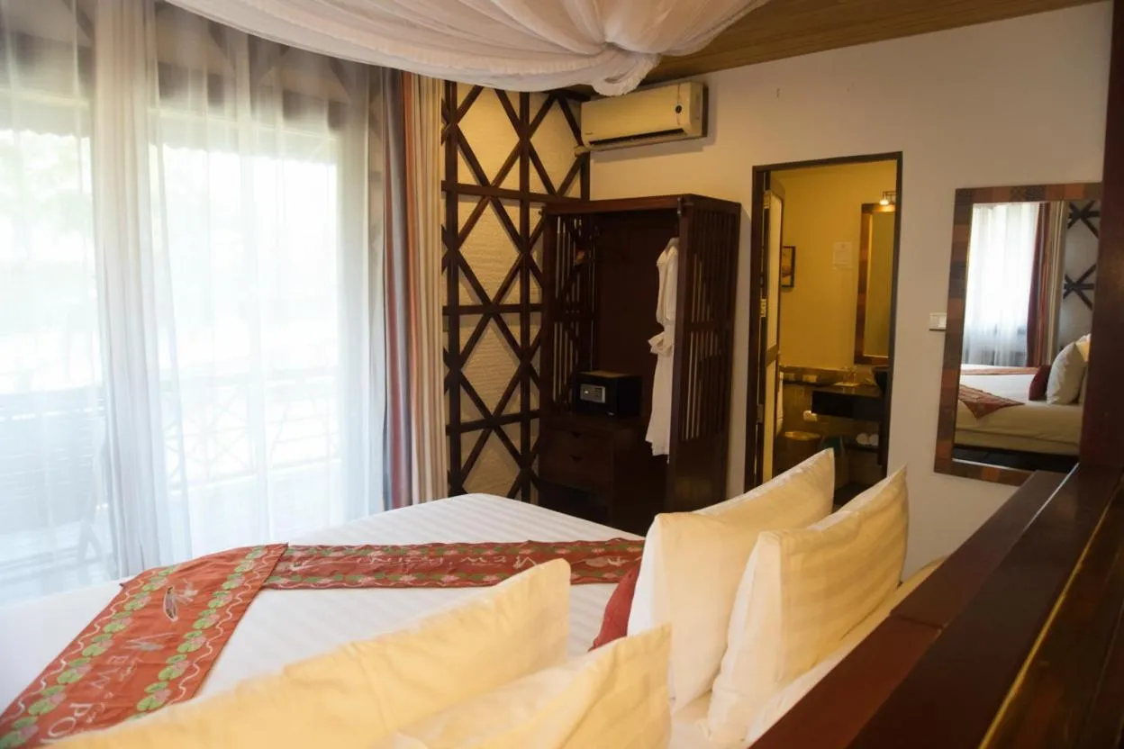 Bed in ViewPoint Ecolodge