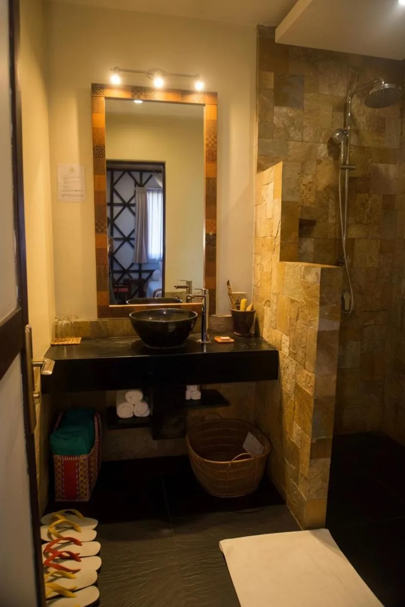 Bathroom in ViewPoint Ecolodge