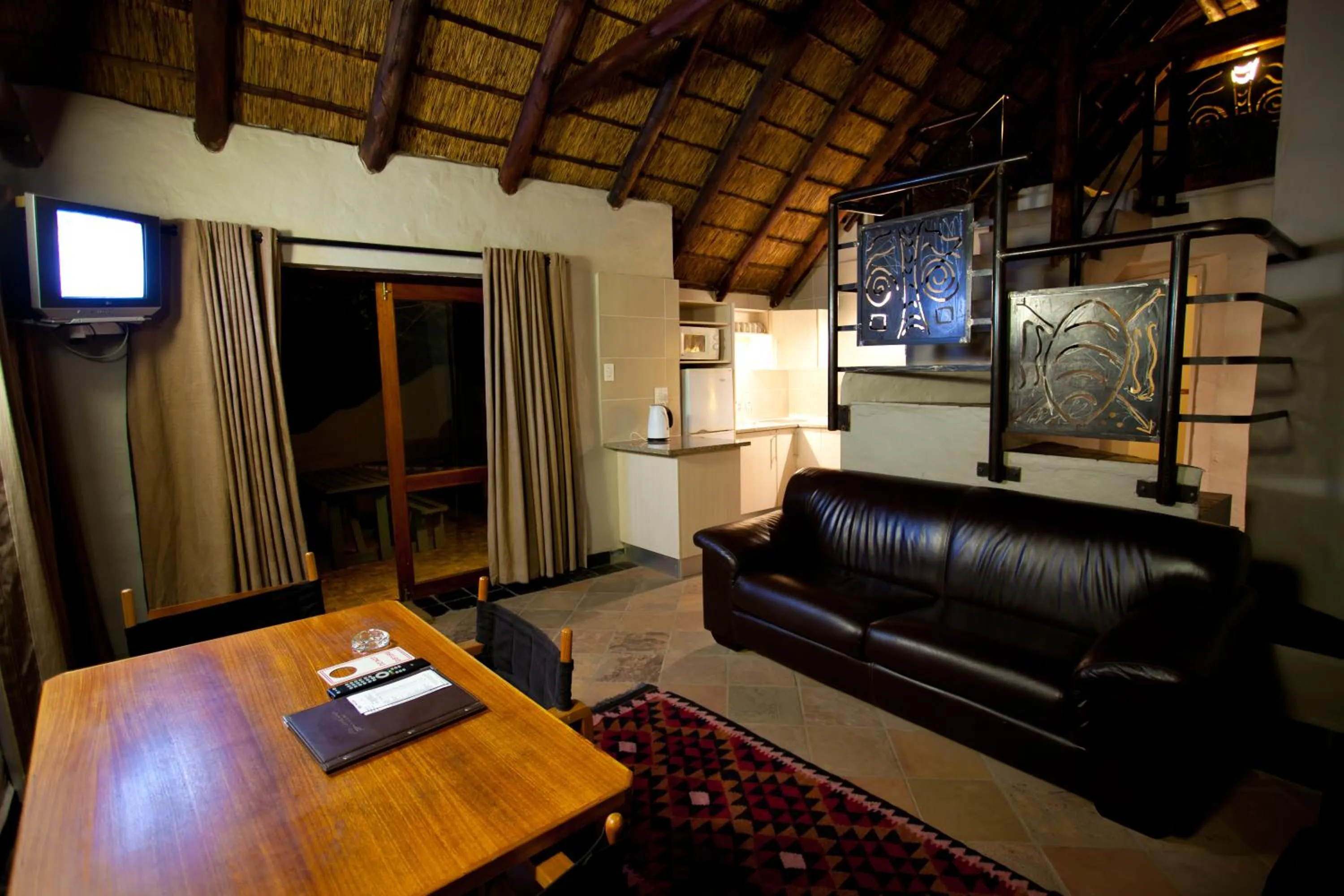 Living room in Umuzi Lodge