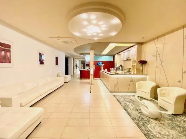 Hotel Cosmopol Cesenatico