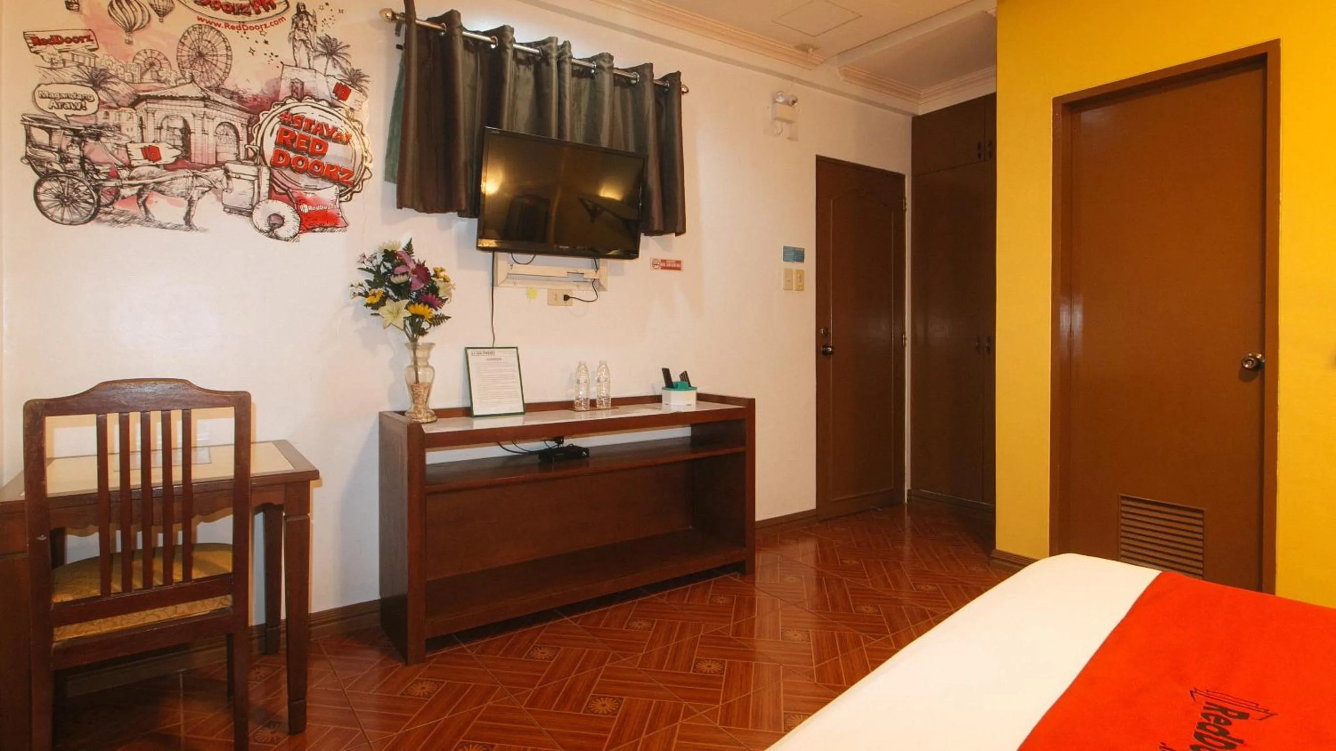 TV and multimedia, Bed in RedDoorz at La Casa Guesthouse former RedDoorz at Tamarind Street Angeles City